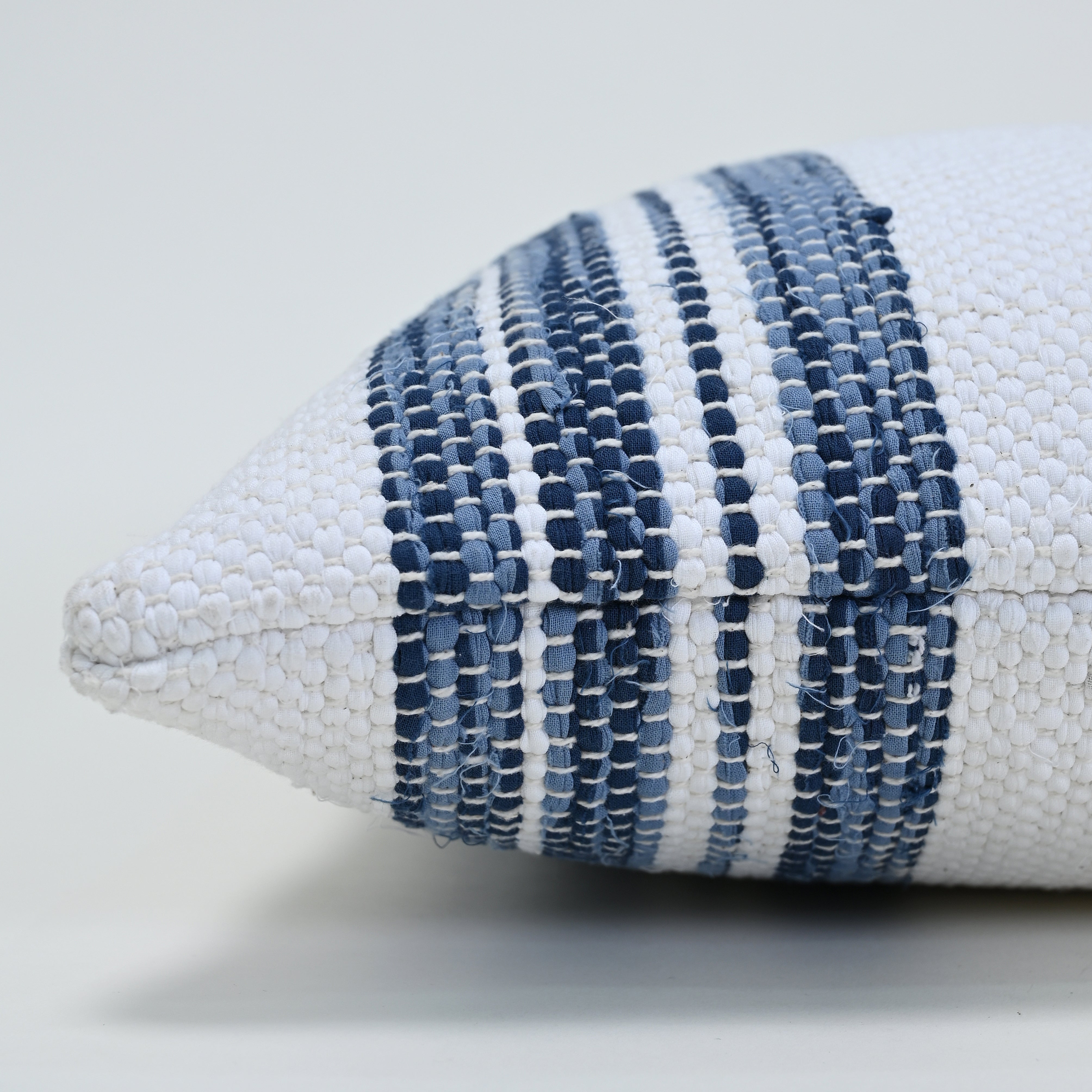 OC-CC-CUSHION-WOVEN-01