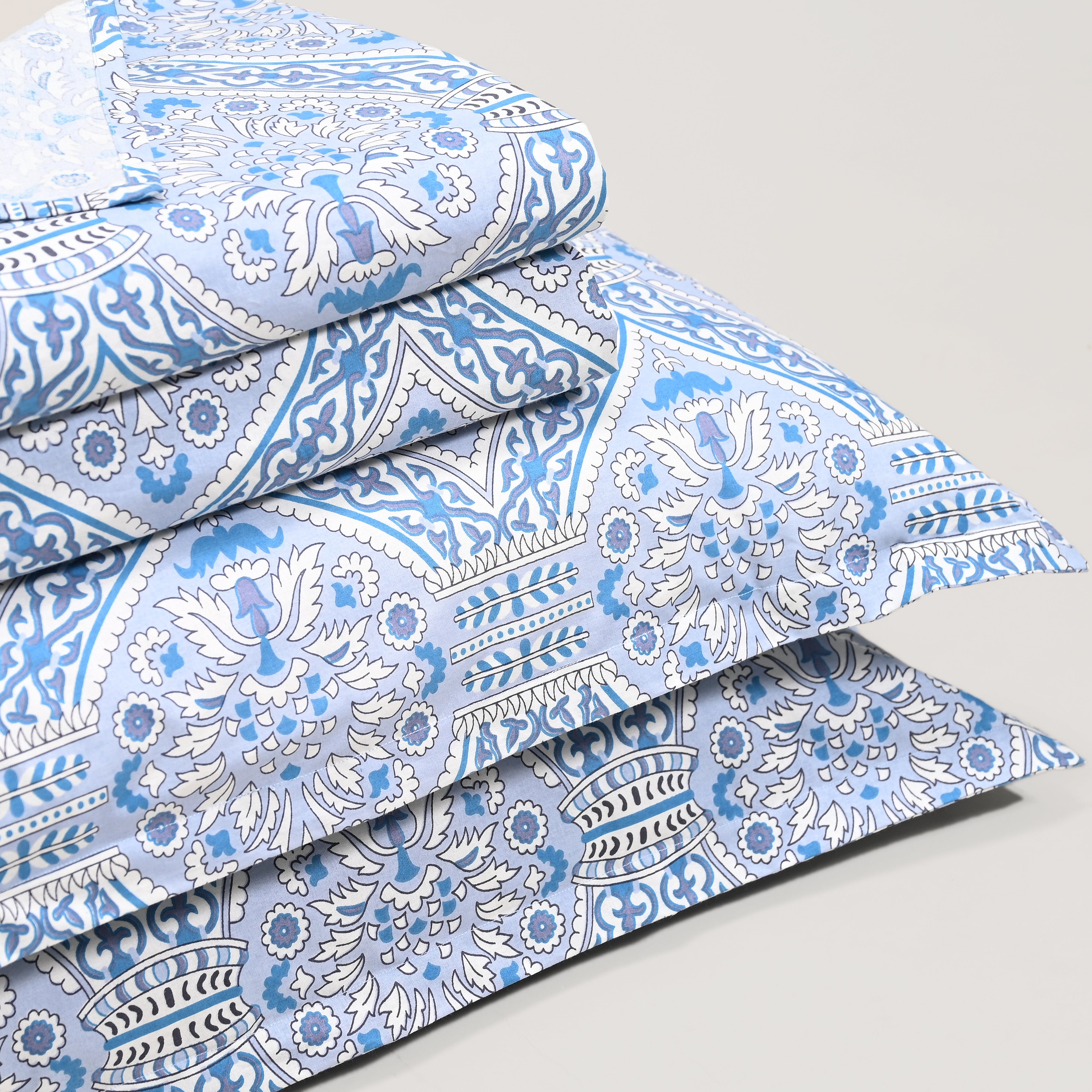 Samaanta Bed Sheet Set