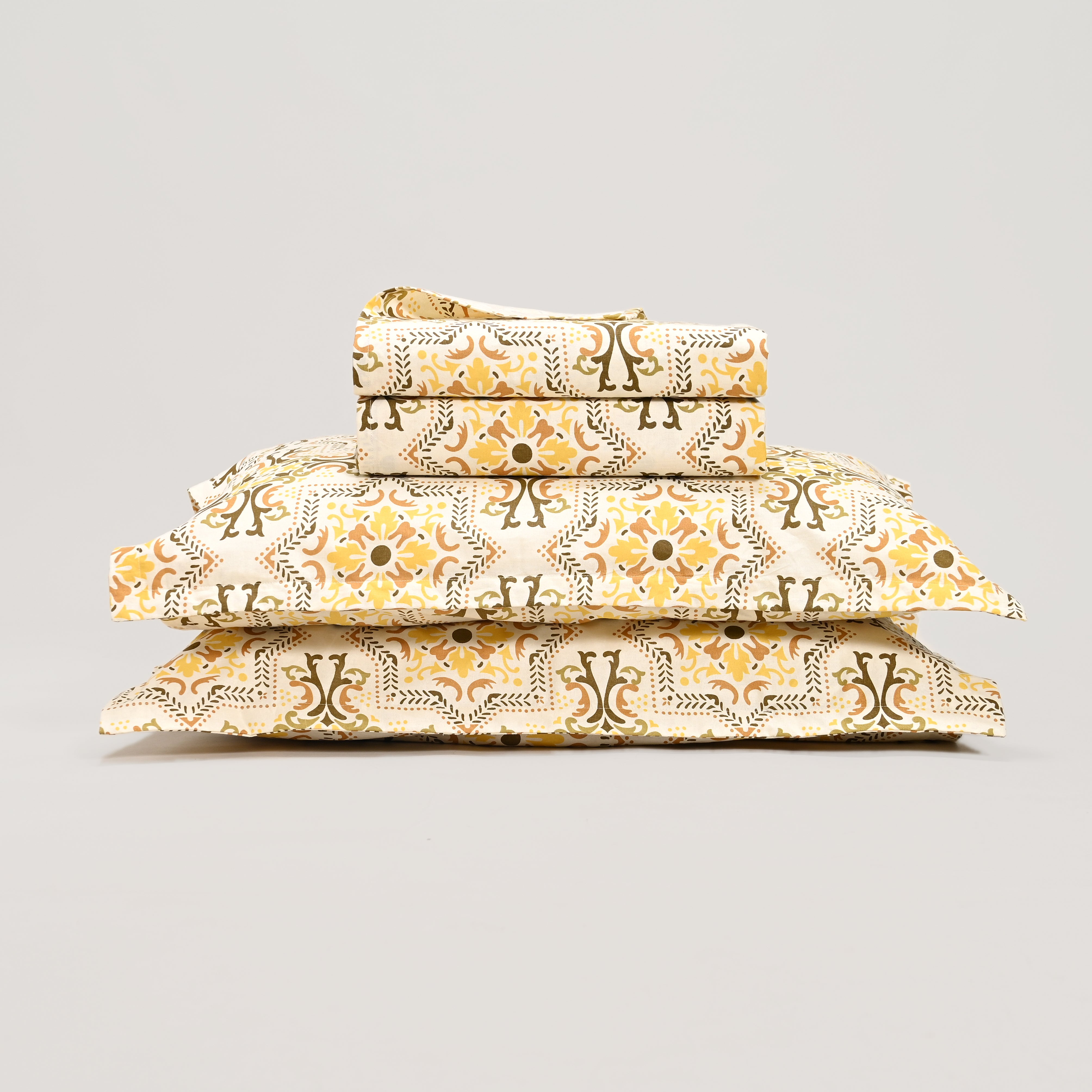 Fractalia king size pure cotton bed sheet set with pillow covers from Ocean Home.