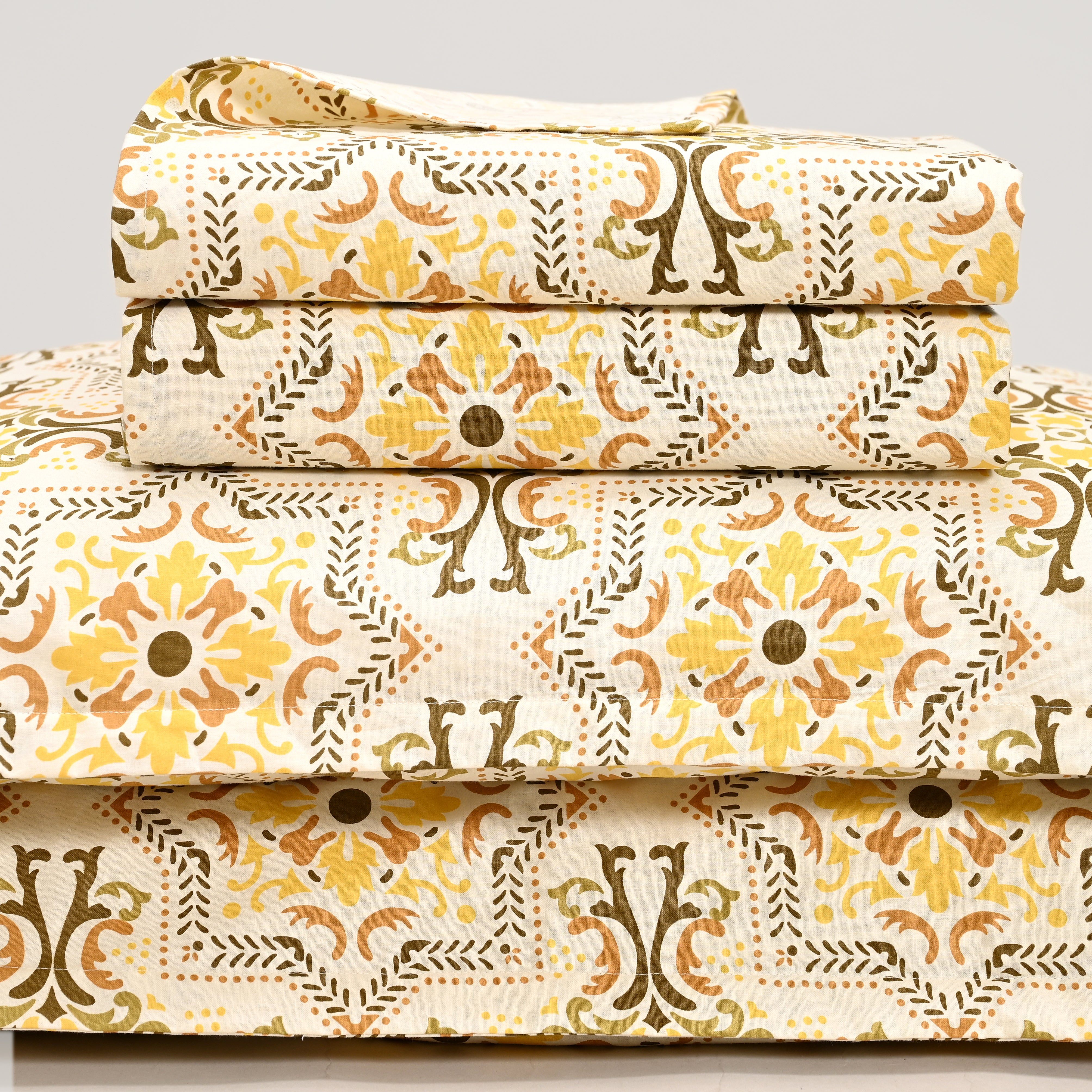 Fractalia king size pure cotton bed sheet set with pillow covers from Ocean Home.