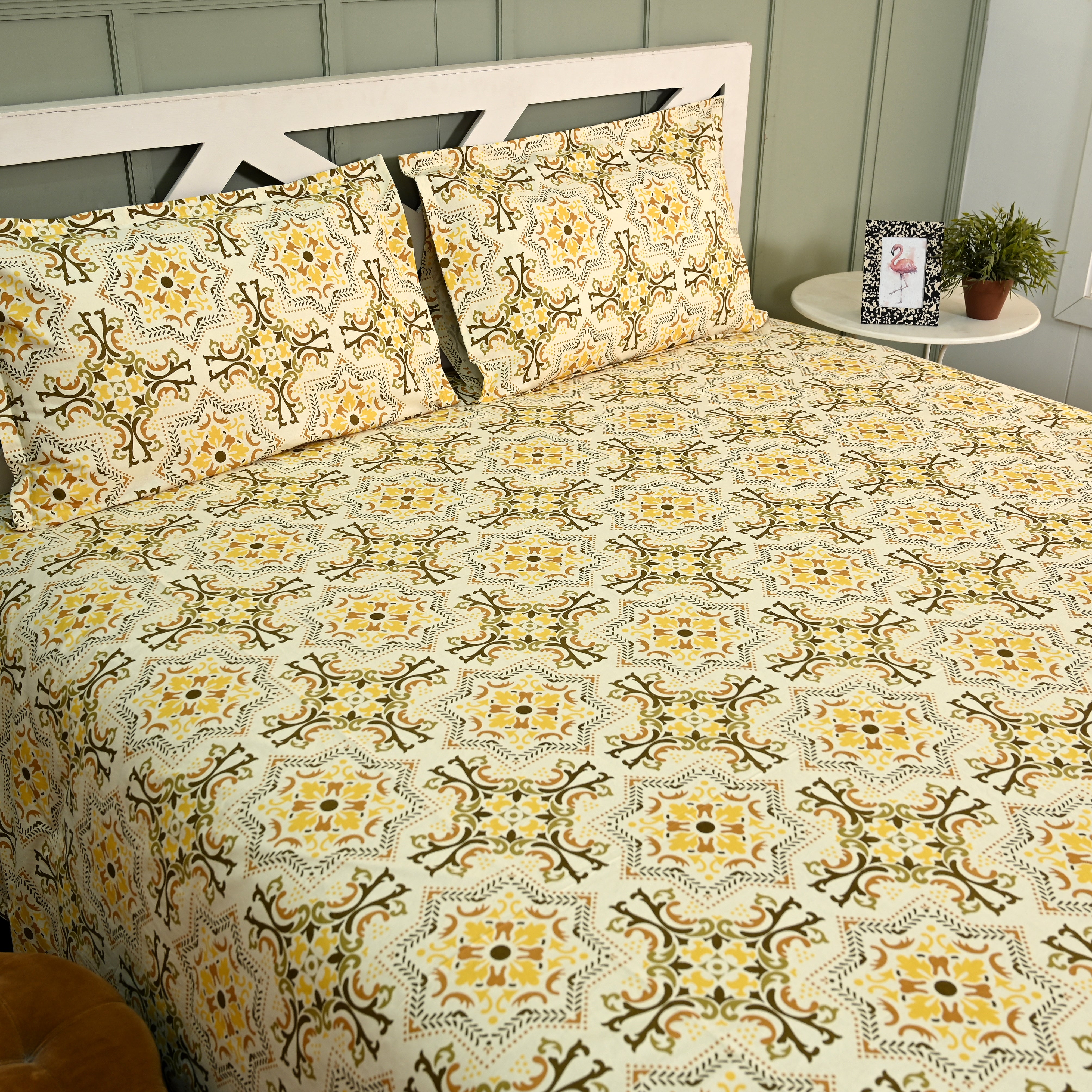 Fractalia king size pure cotton bed sheet set with pillow covers from Ocean Home.