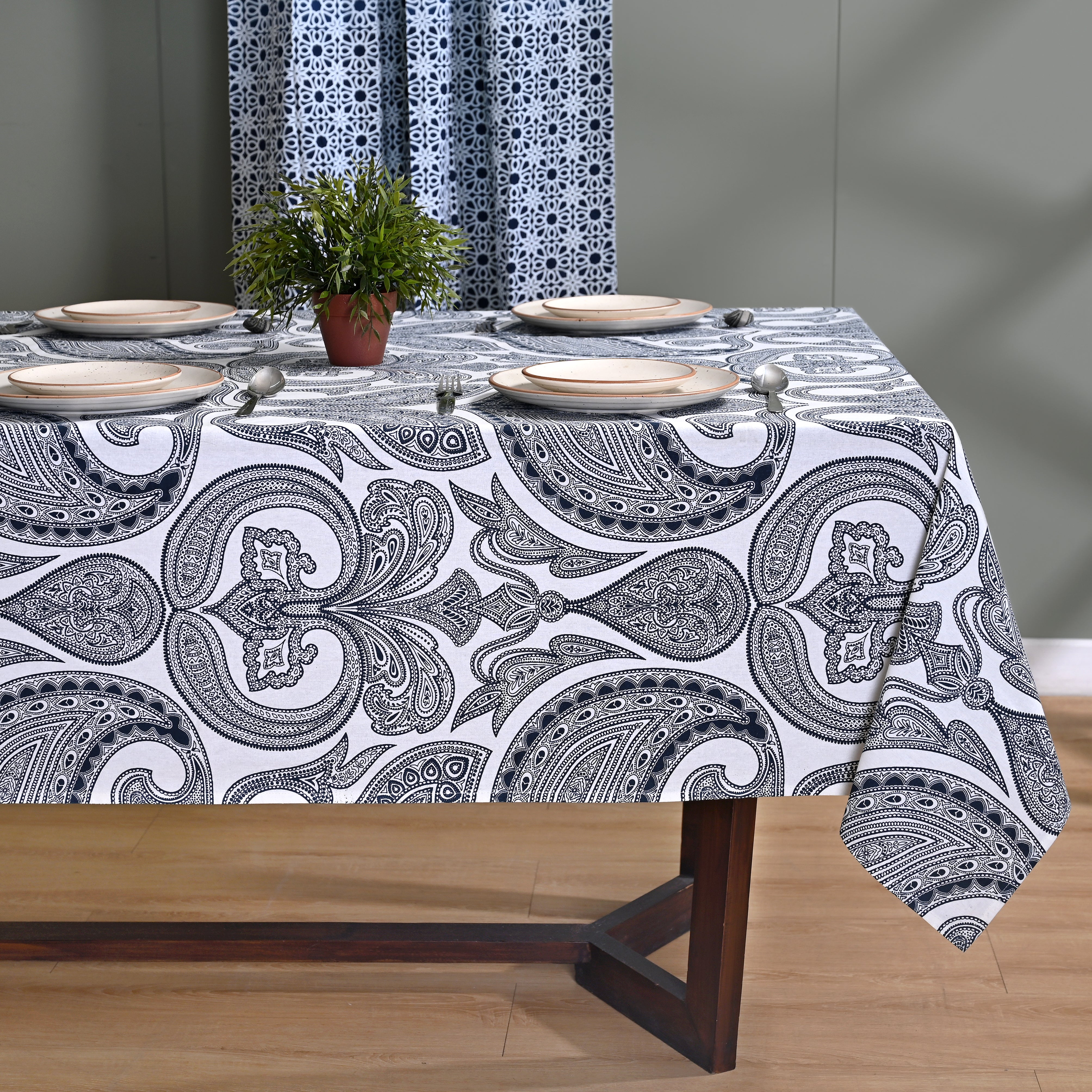 Stencil Chintz 6 Seater Table Cover