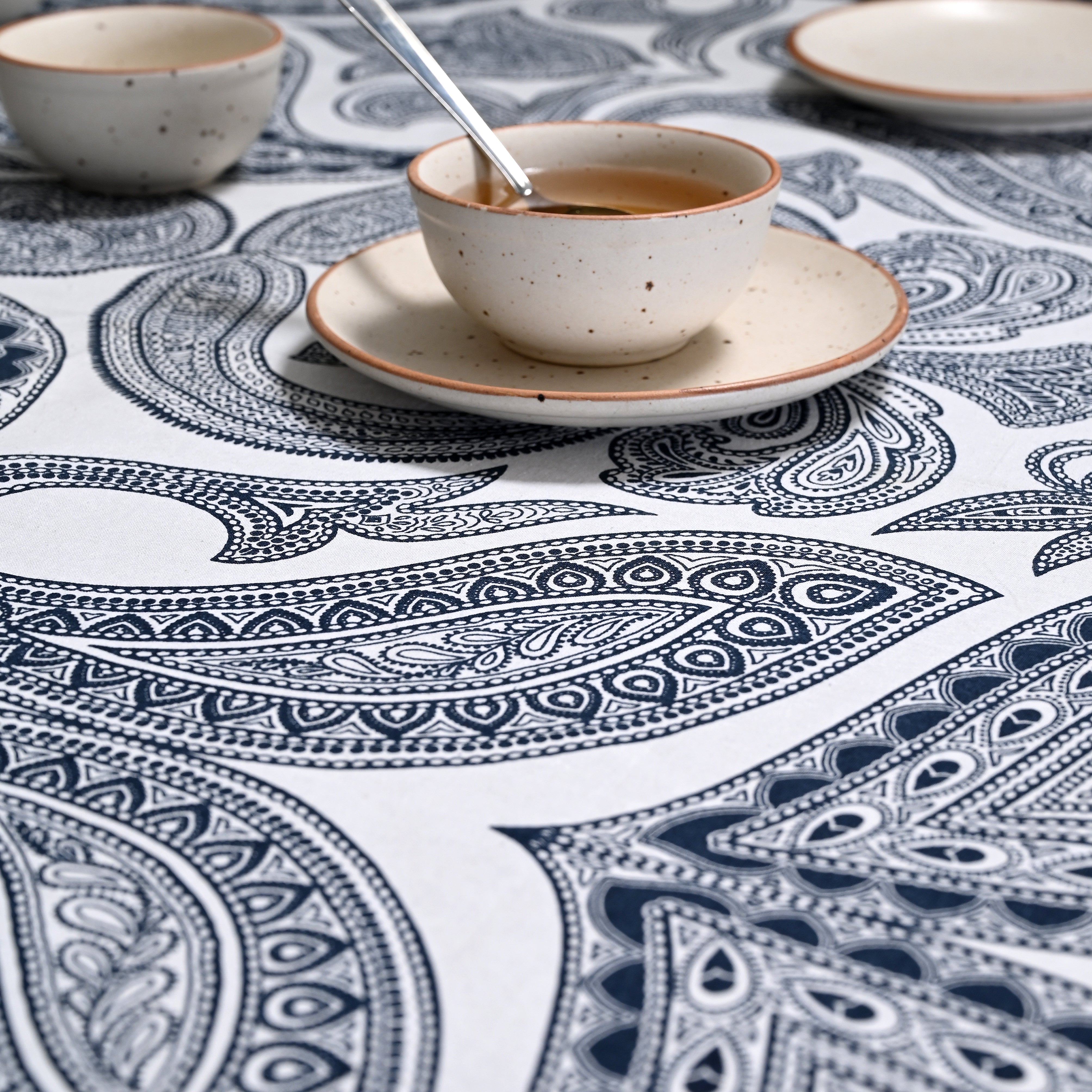 Stencil Chintz 6 Seater Table Cover