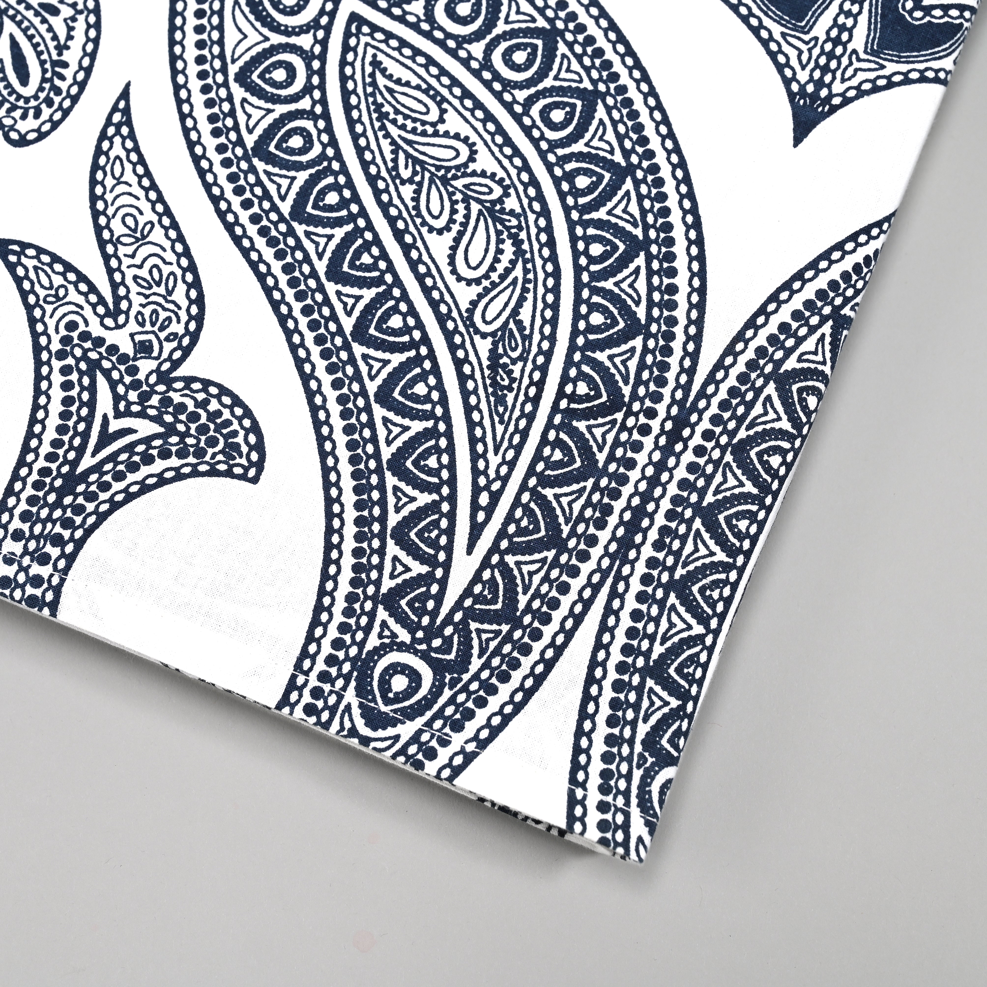 Stencil Chintz 6 Seater Table Cover