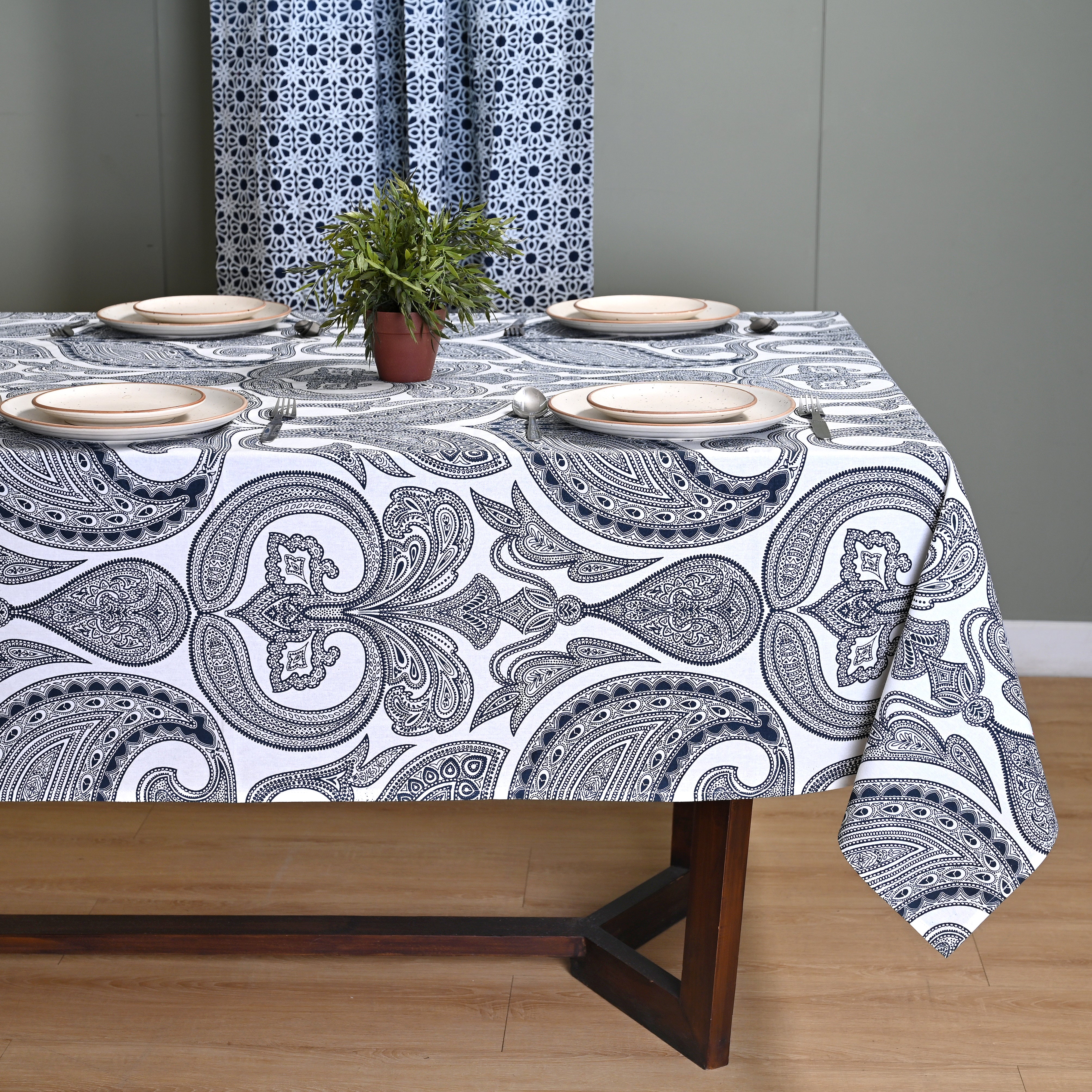 Stencil Chintz 6 Seater Table Cover