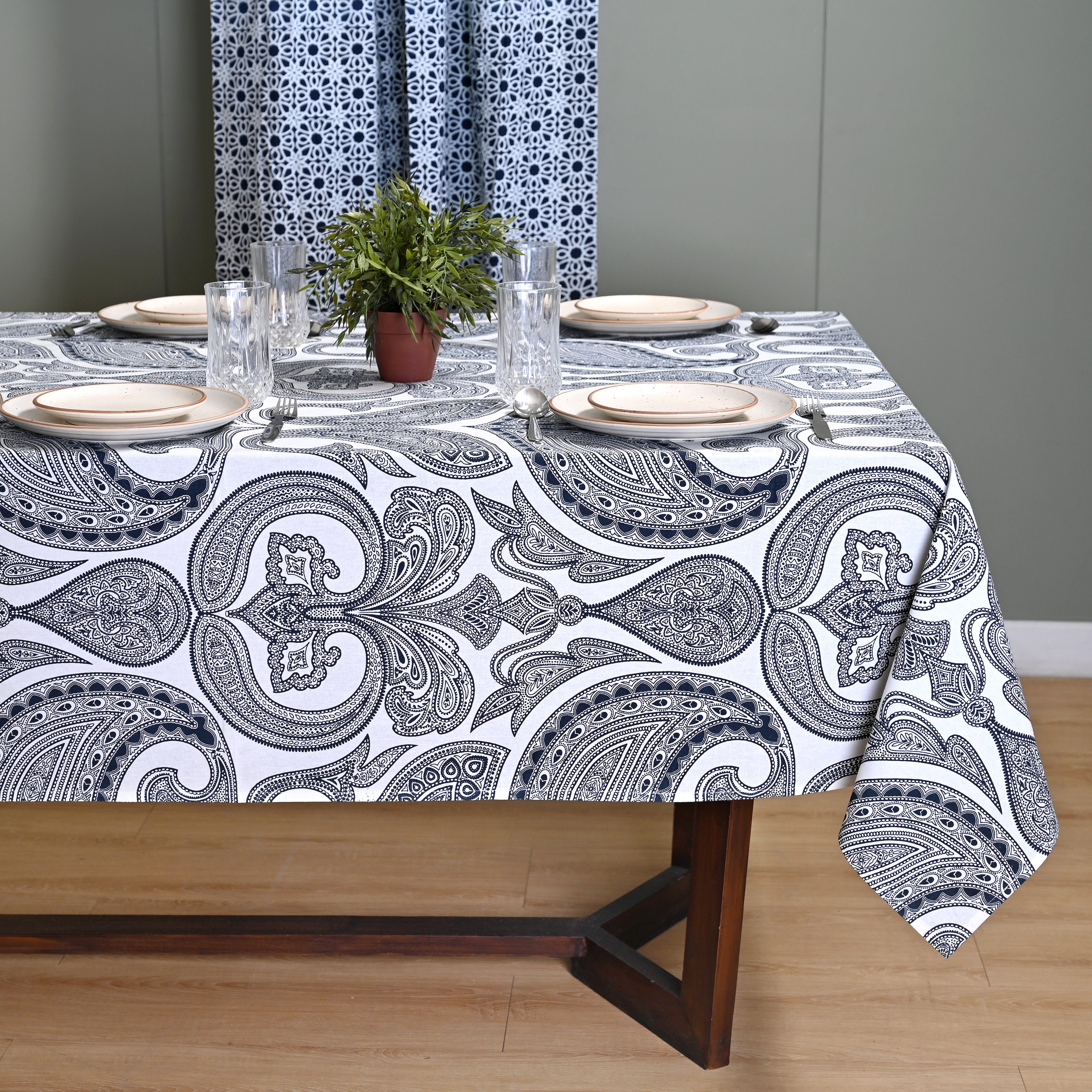 Stencil Chintz 6 Seater Table Cover