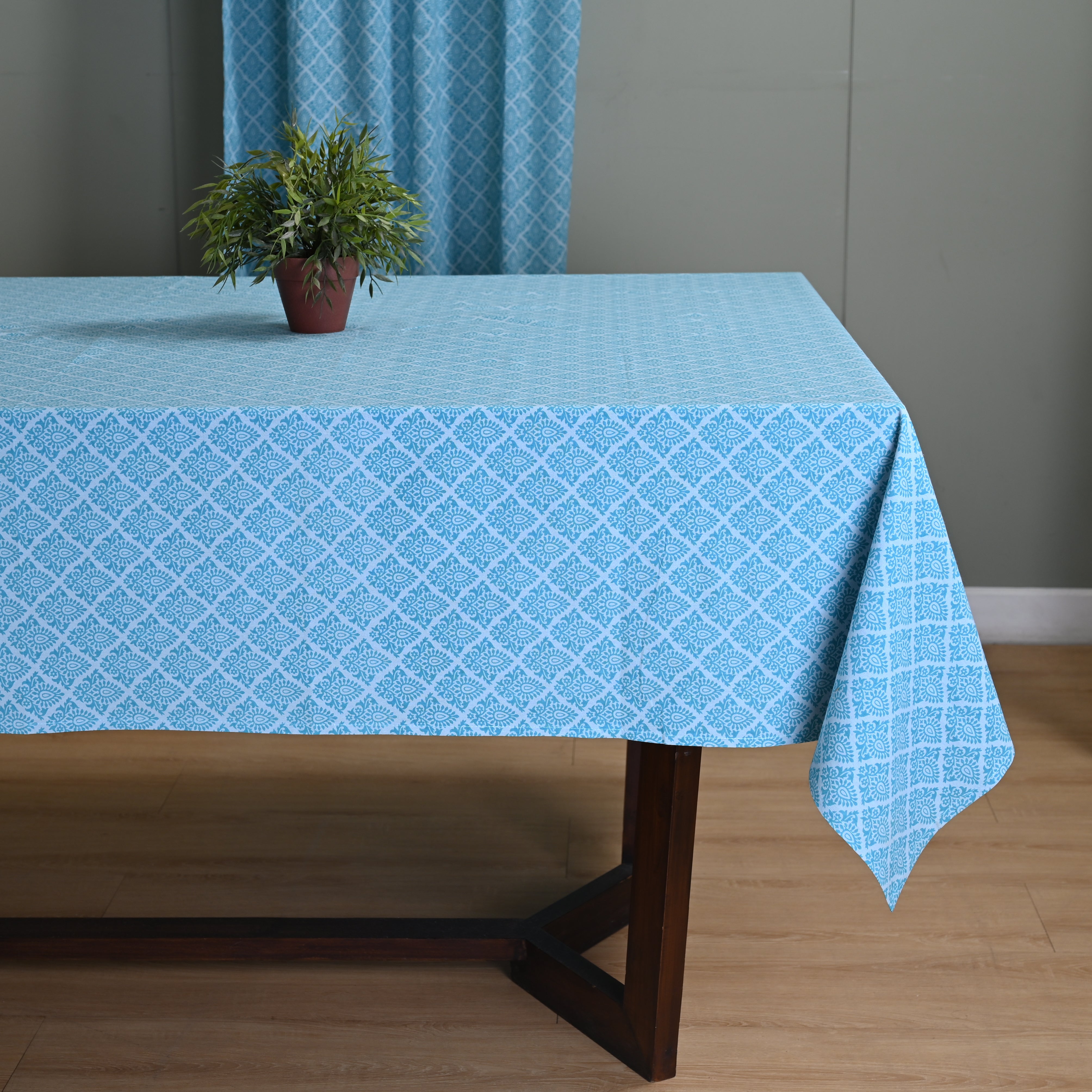 Elegant Buta 6 Seater Table Cover