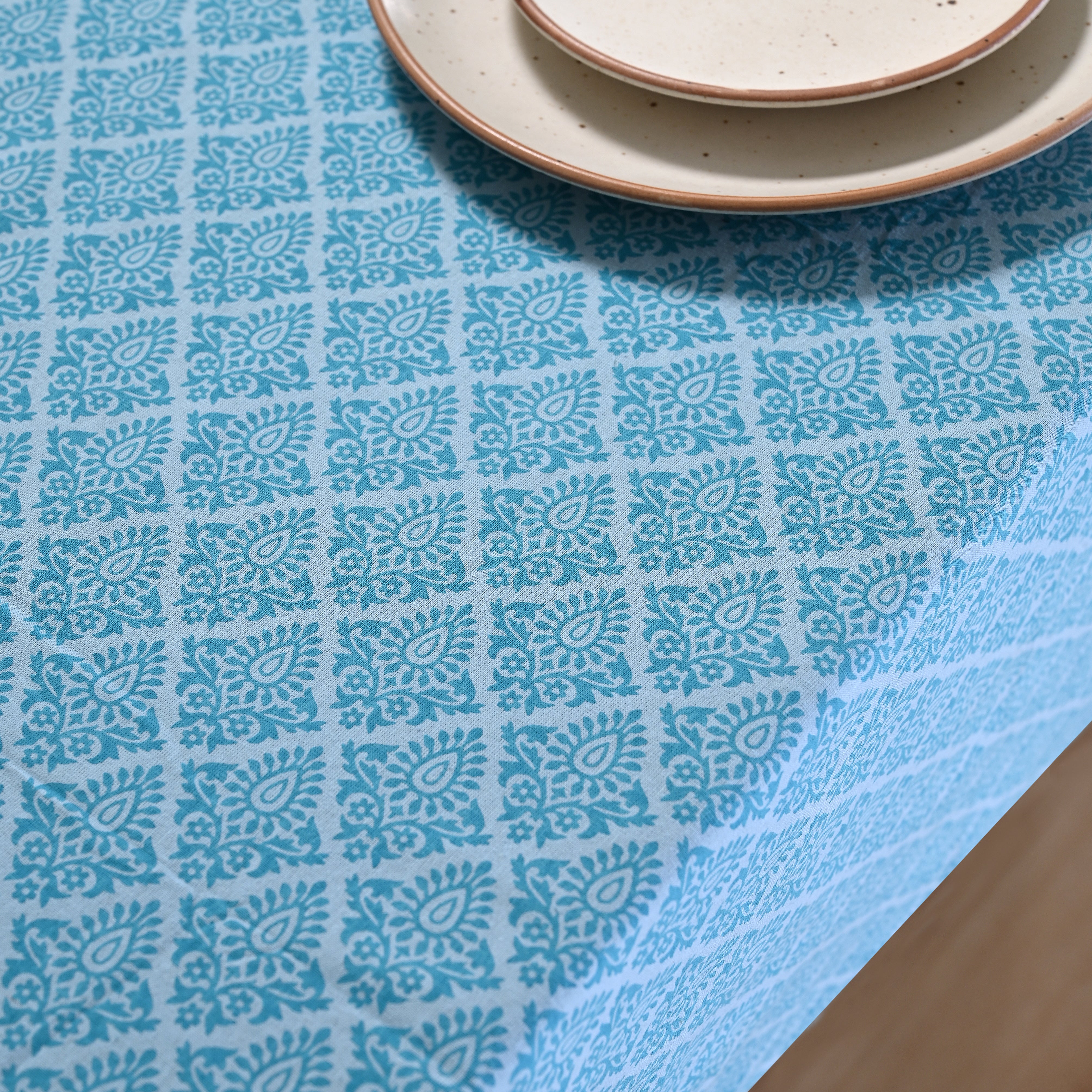Elegant Buta 6 Seater Table Cover