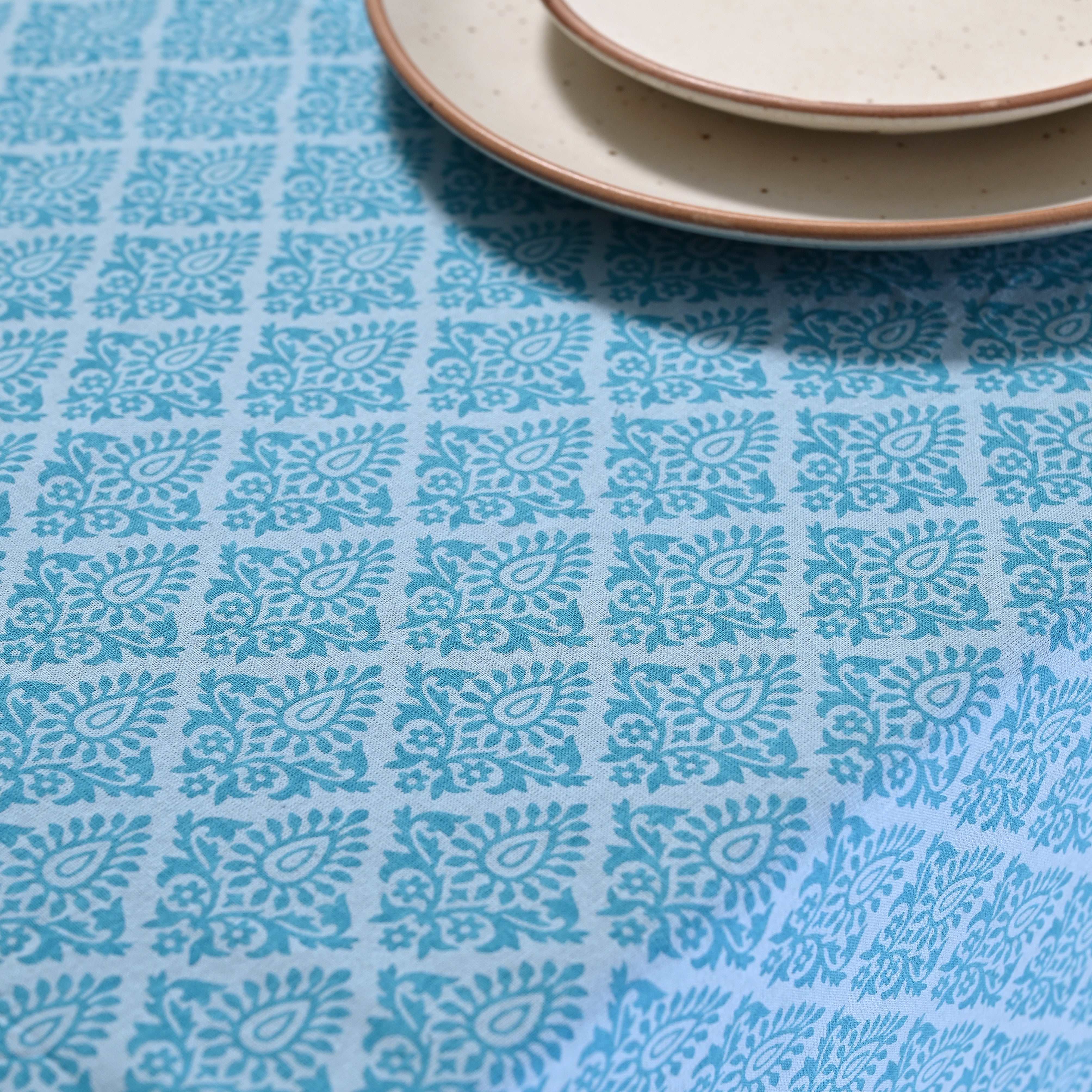 Elegant Buta 6 Seater Table Cover