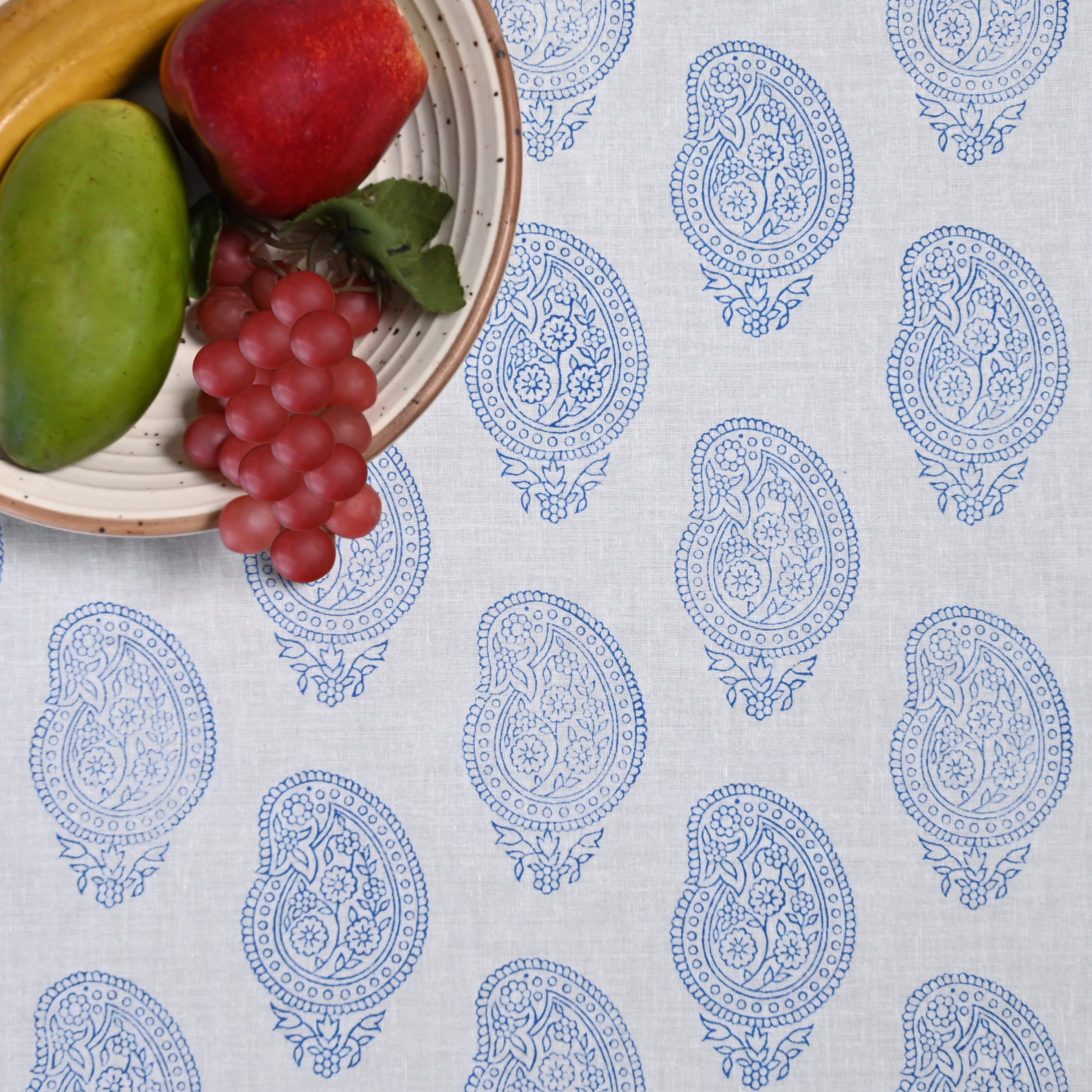 Stately Paisely 6 Seate Table Cover