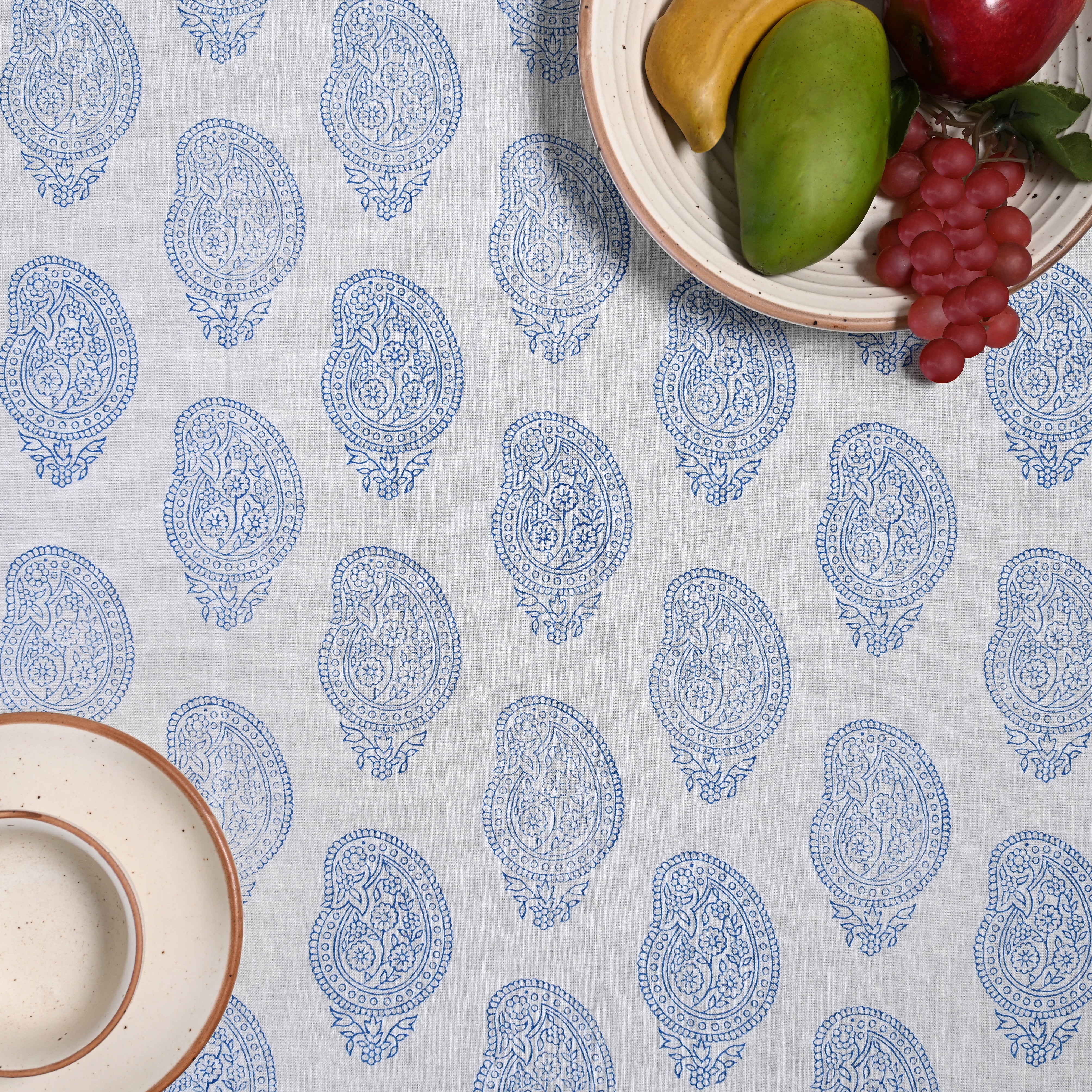 Stately Paisely 6 Seate Table Cover