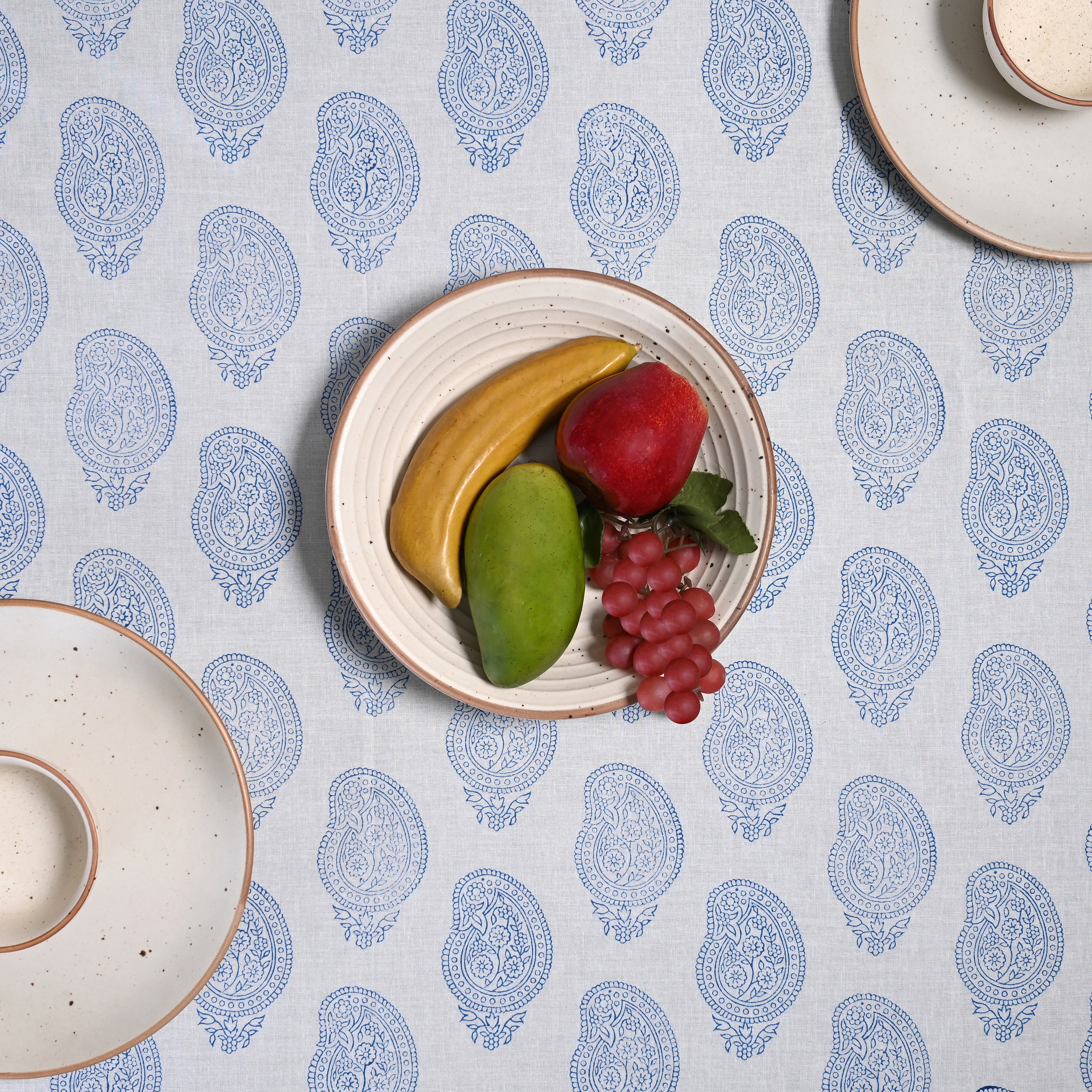 Stately Paisely 6 Seate Table Cover