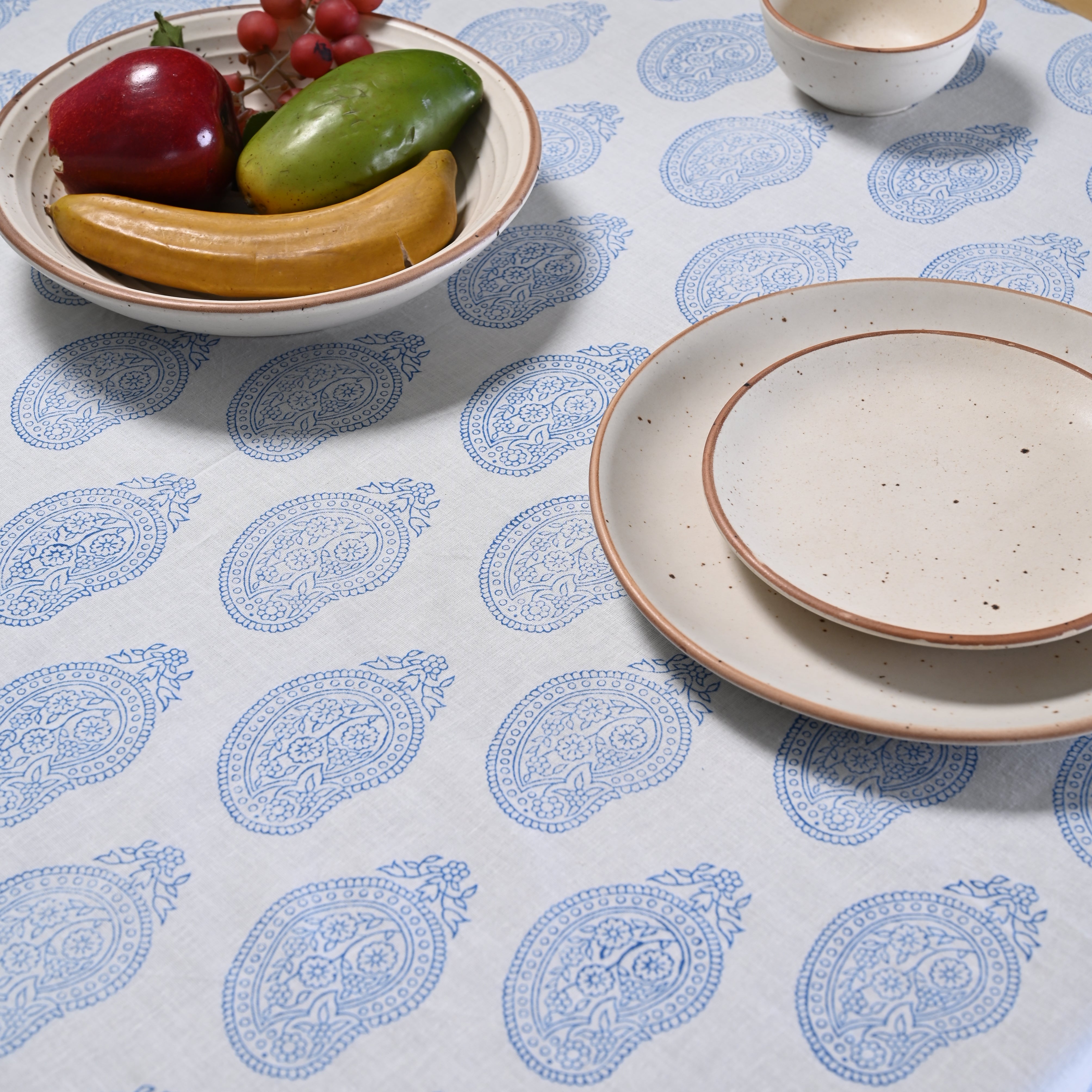 Stately Paisely 6 Seate Table Cover