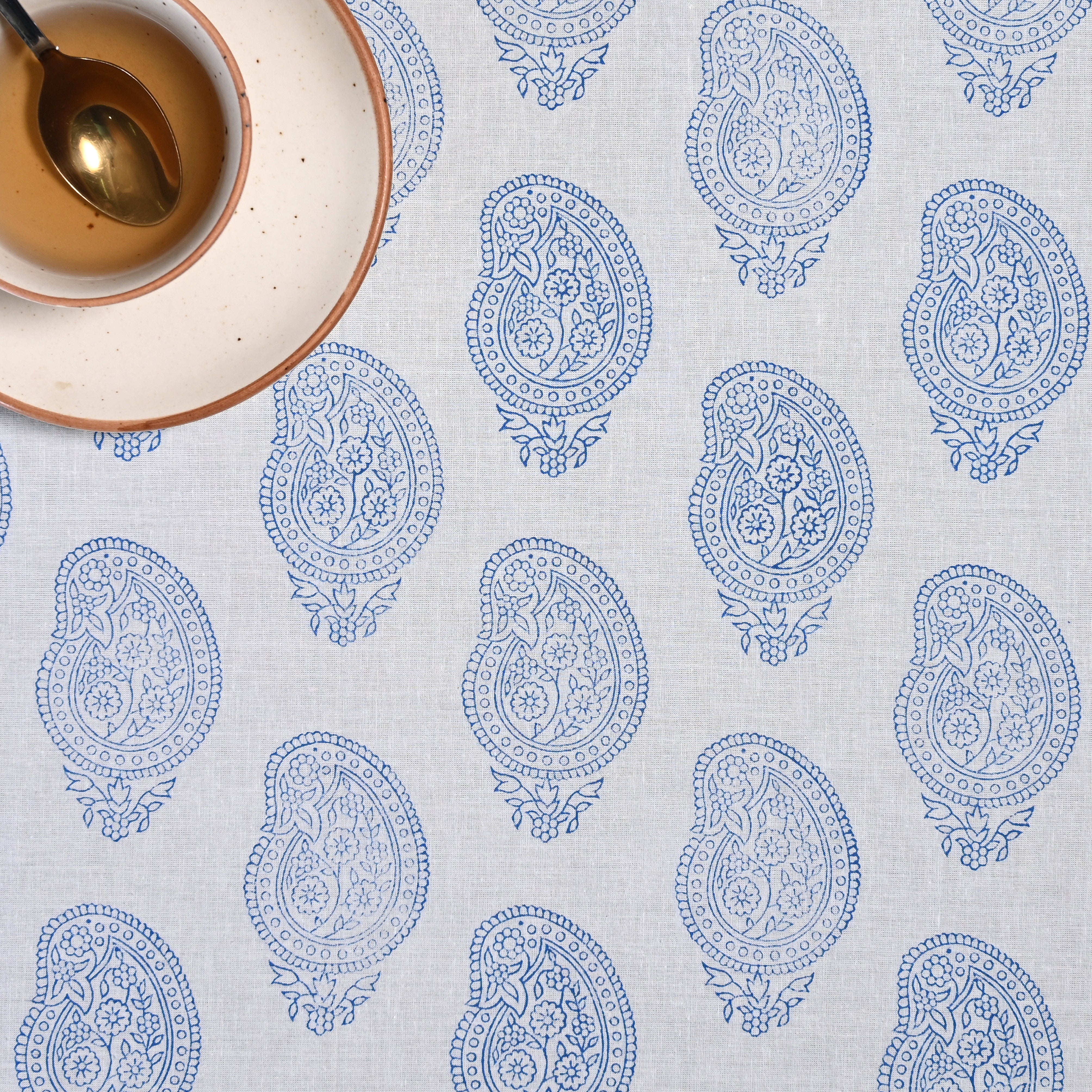 Stately Paisely 6 Seate Table Cover