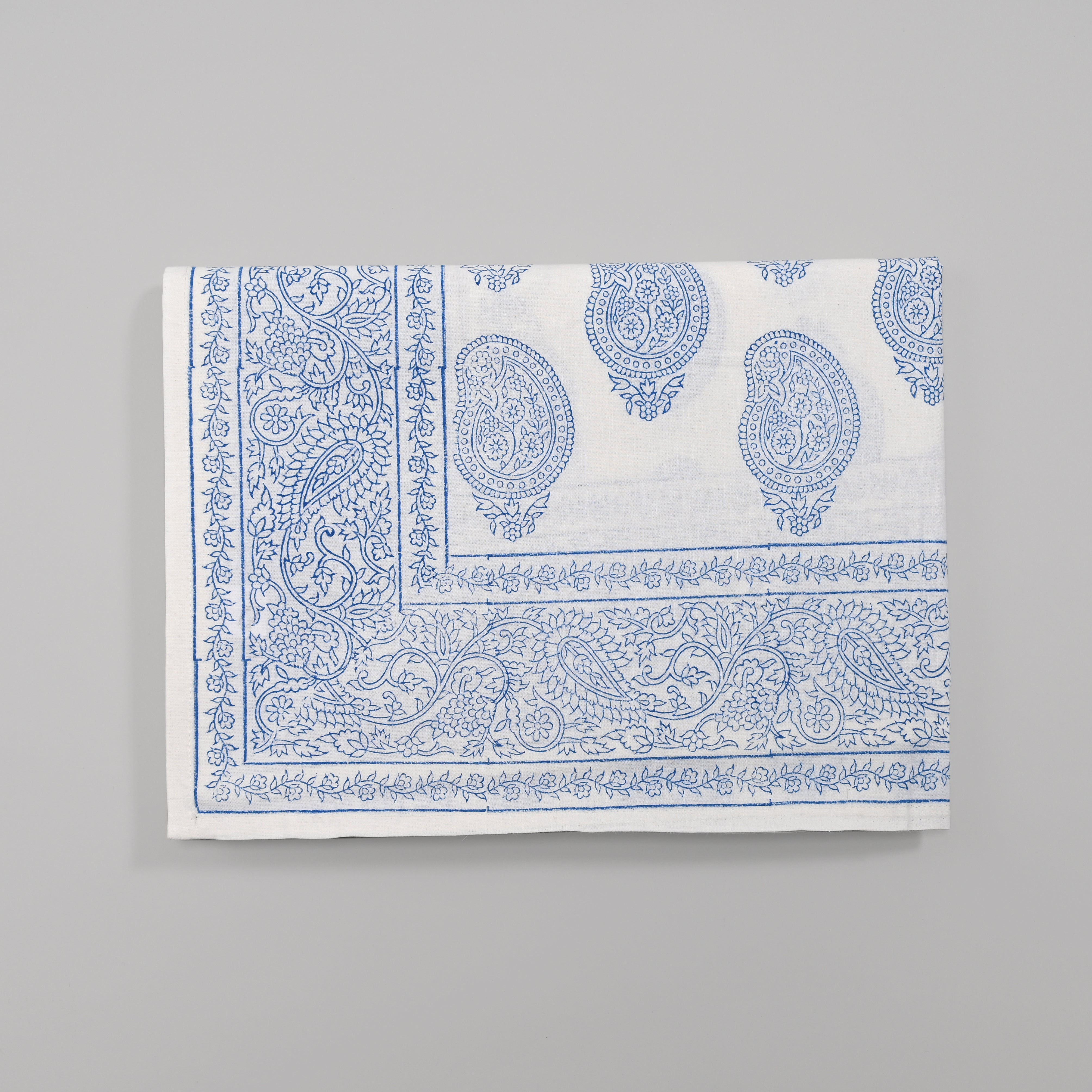 Stately Paisely 6 Seate Table Cover