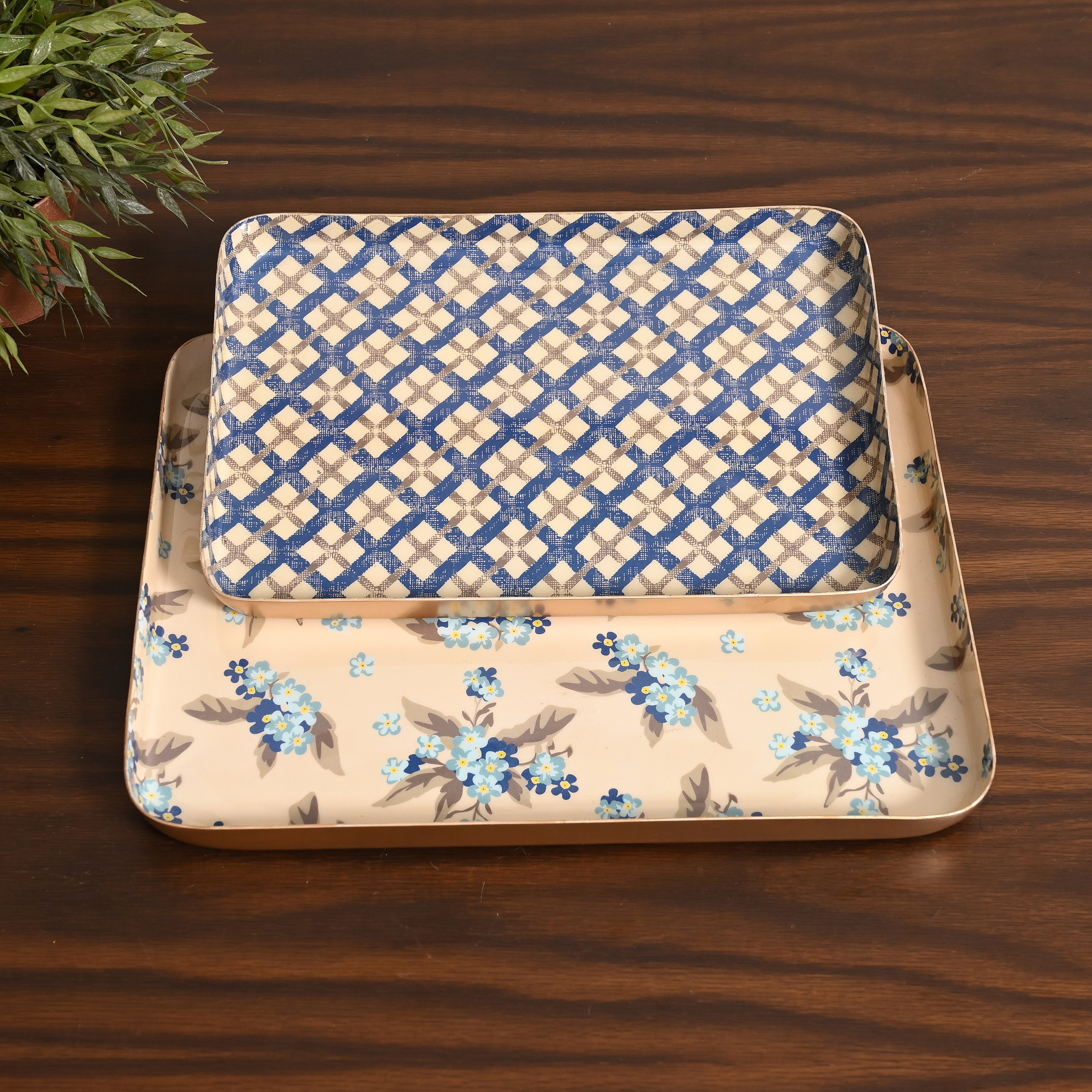 Petal & Pattern Set of Two Aluminium Trays