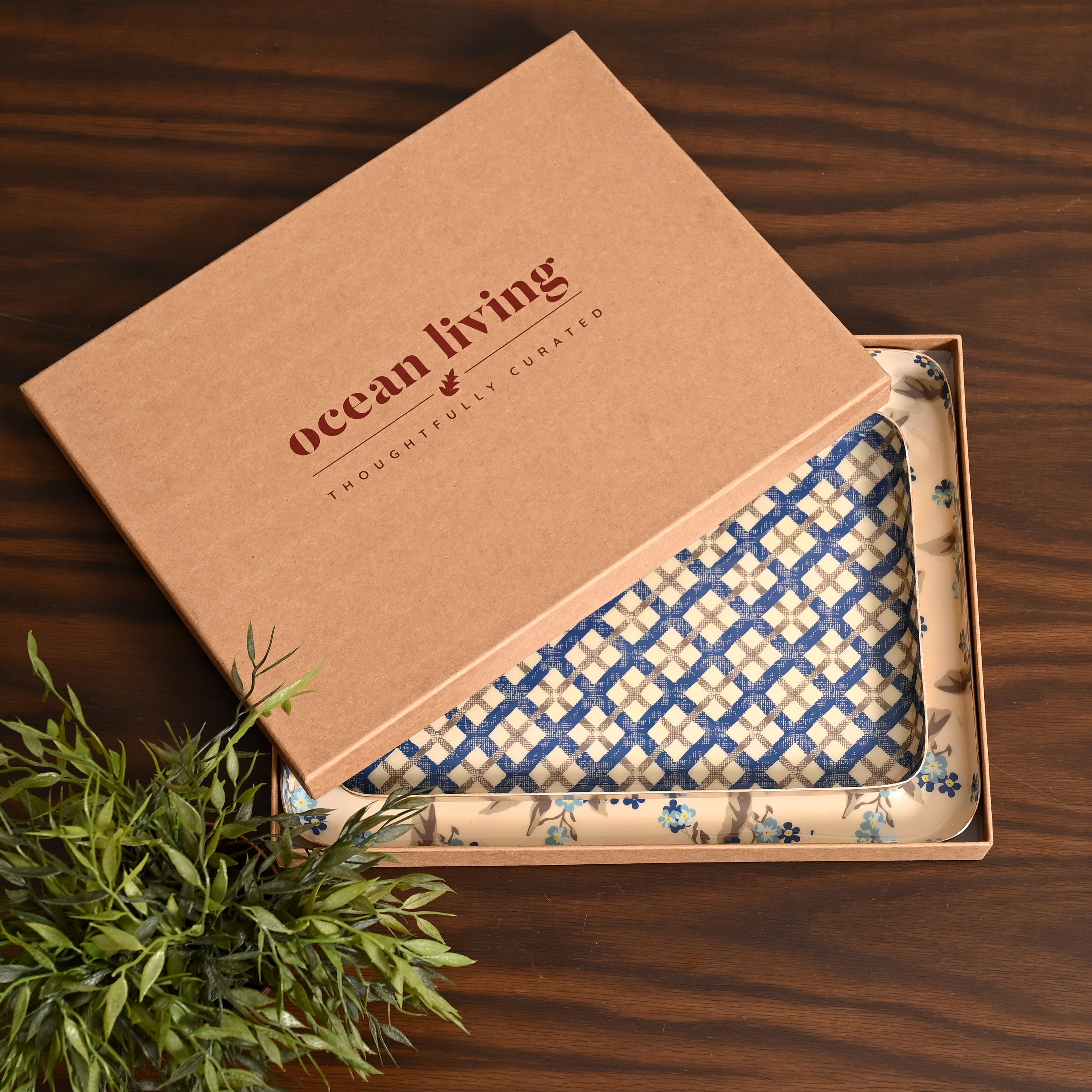 Petal & Pattern Set of Two Aluminium Trays