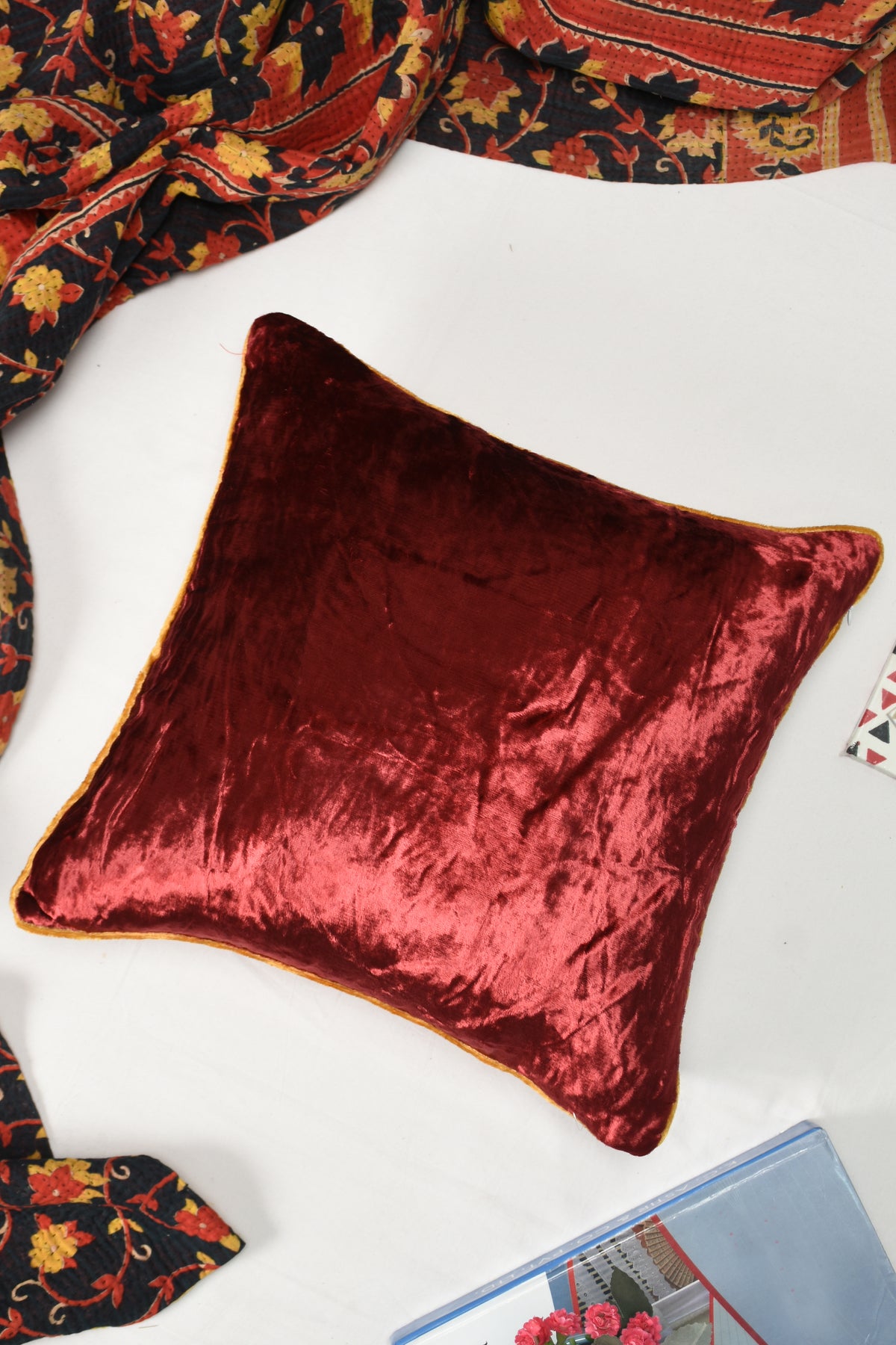Amigo Velvet Series Cushion Cover