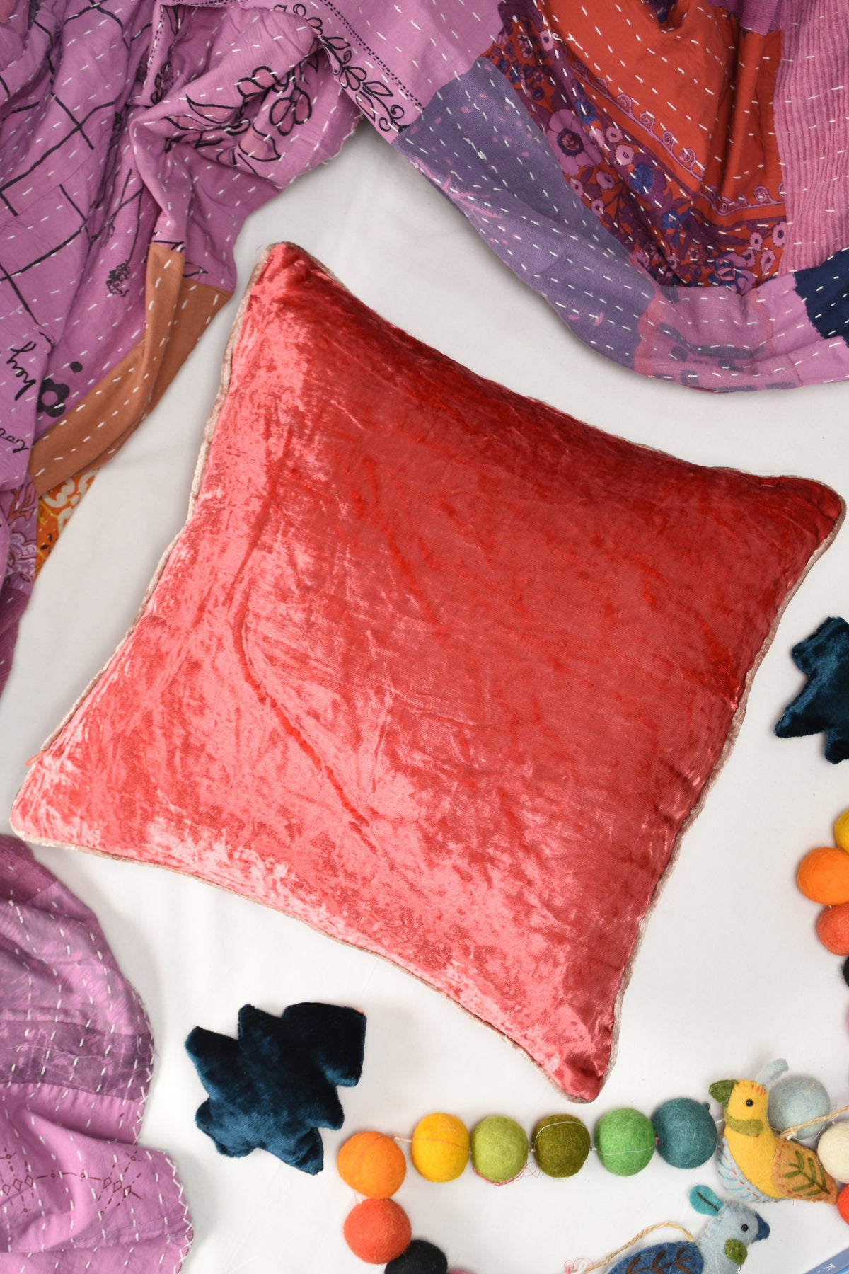 Amigo Velvet Series Cushion Cover