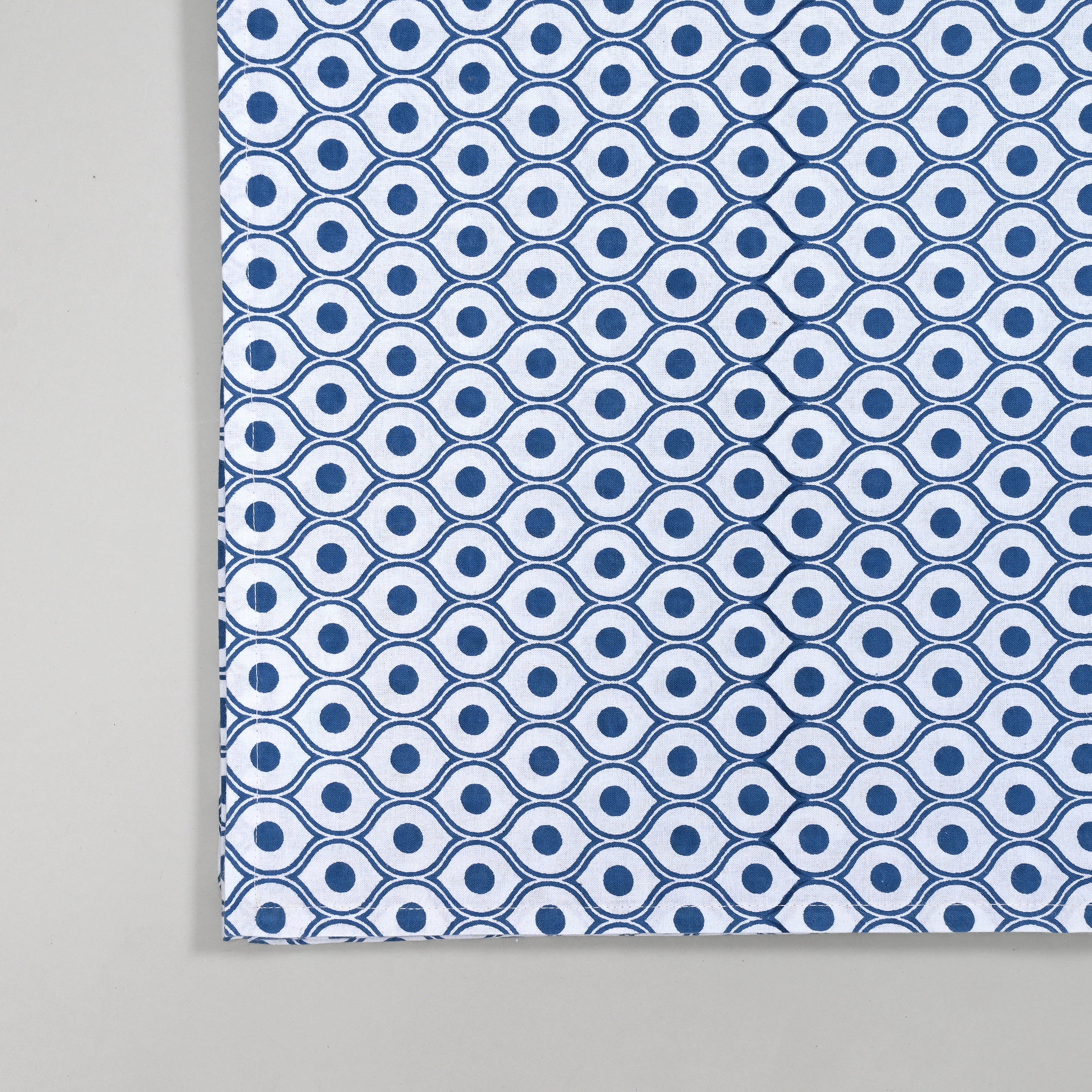Eye Jaal 4 Seater Table Cover