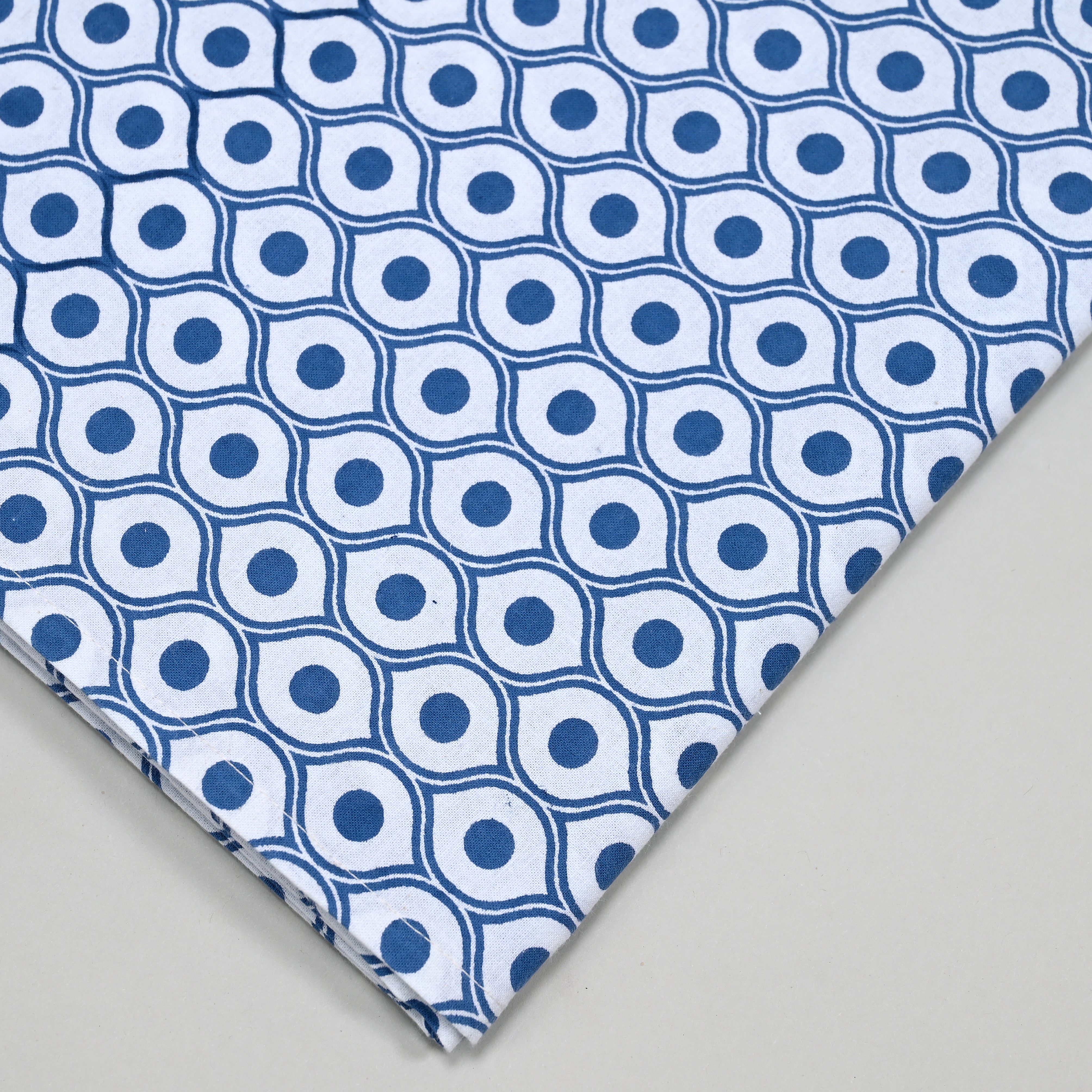 Eye Jaal 4 Seater Table Cover