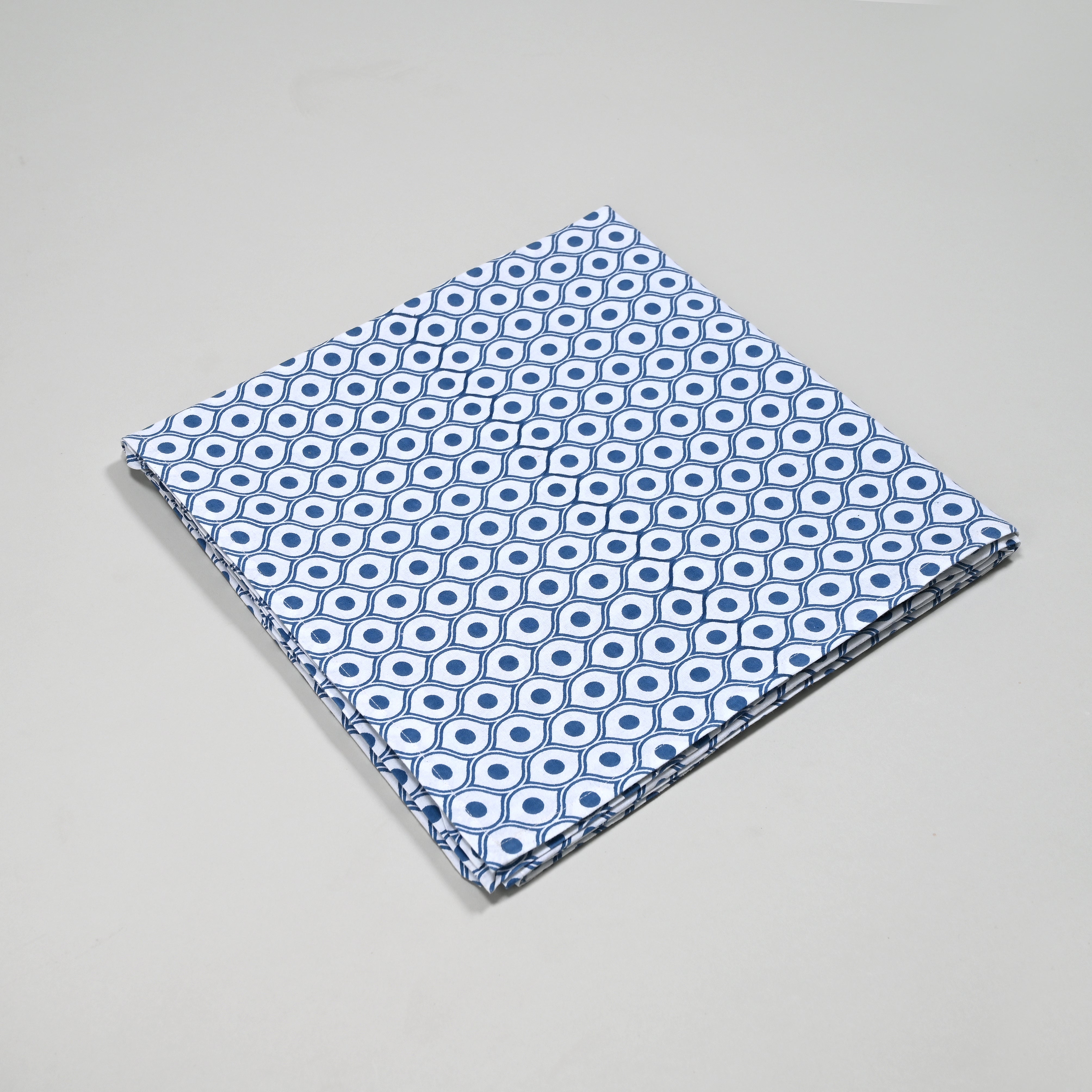 Eye Jaal 4 Seater Table Cover