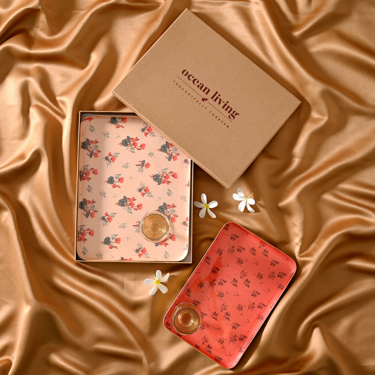 Floral Harmony Set of Two Aluminium Trays