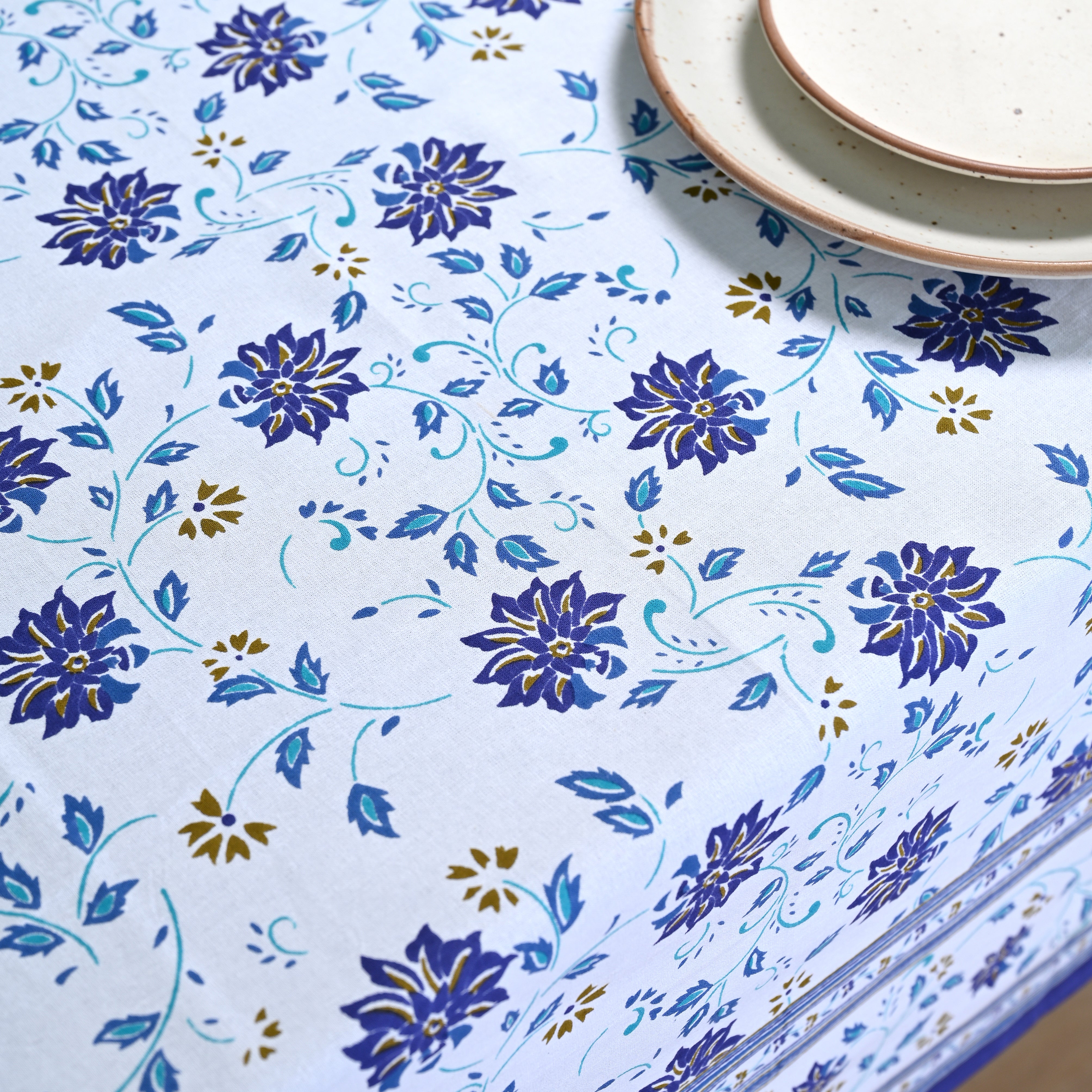 Anokha 12 Seater Table Cover
