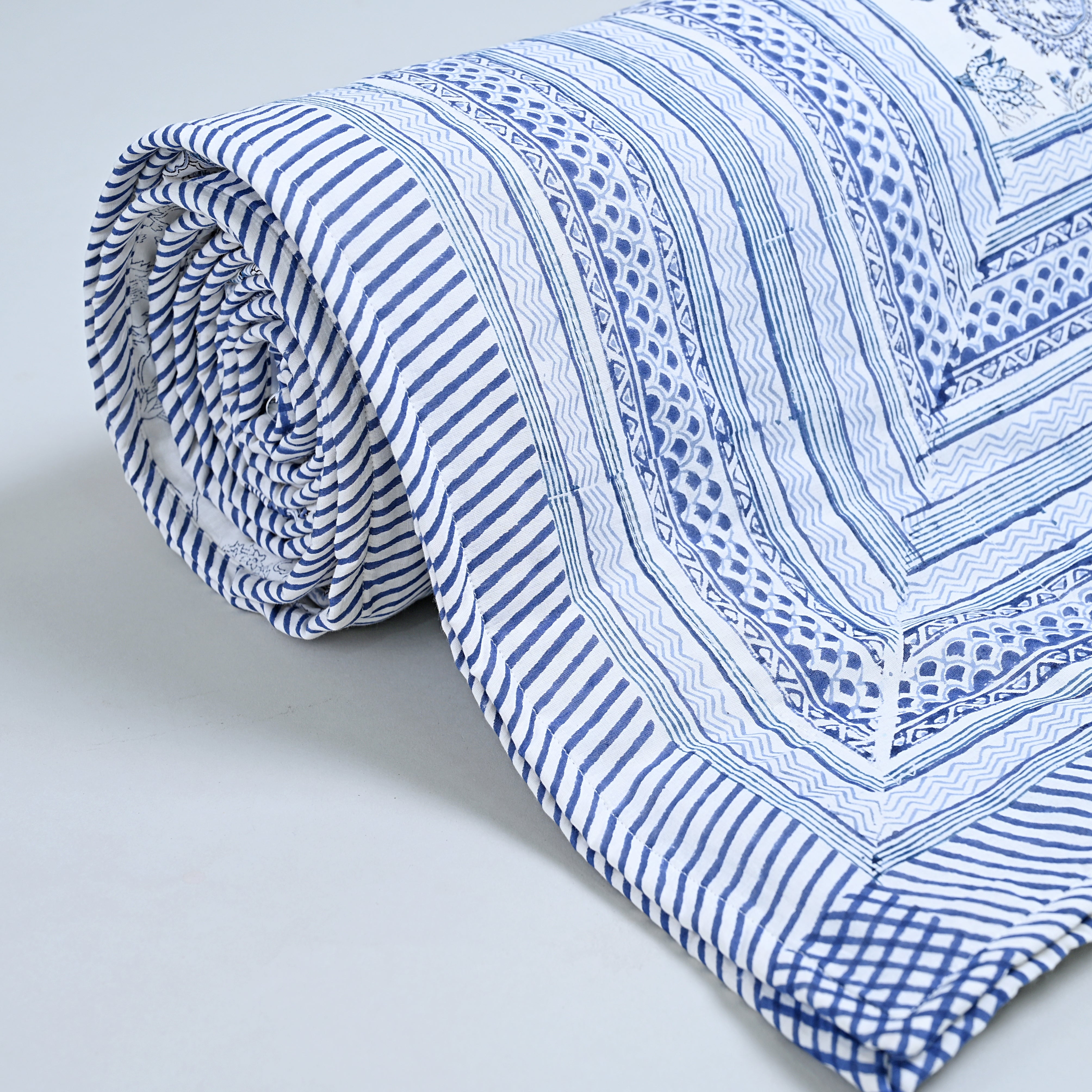Ketki Lightwight Flannel Filled, Soft Summer Blanket/ Dohar