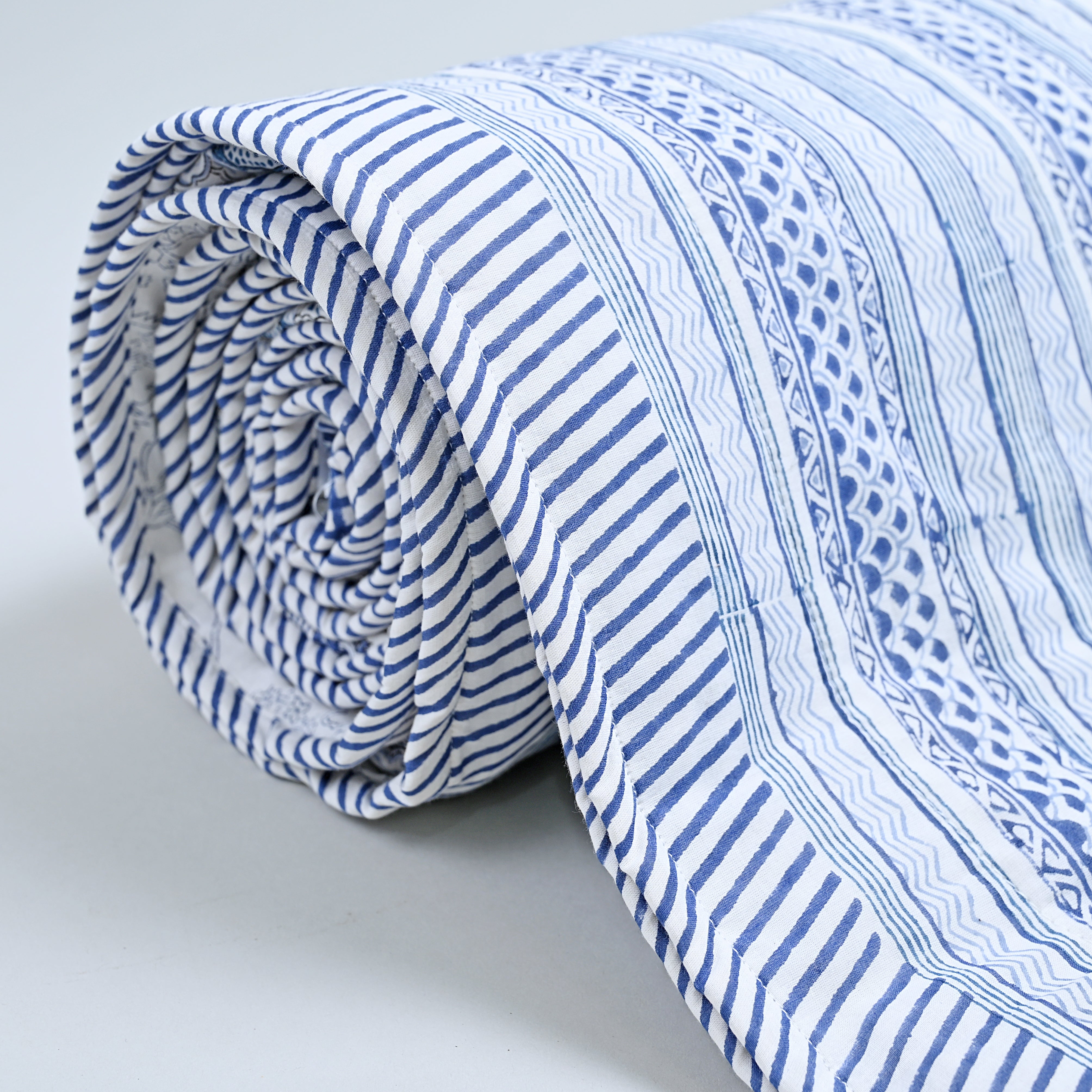 Ketki Lightwight Flannel Filled, Soft Summer Blanket/ Dohar