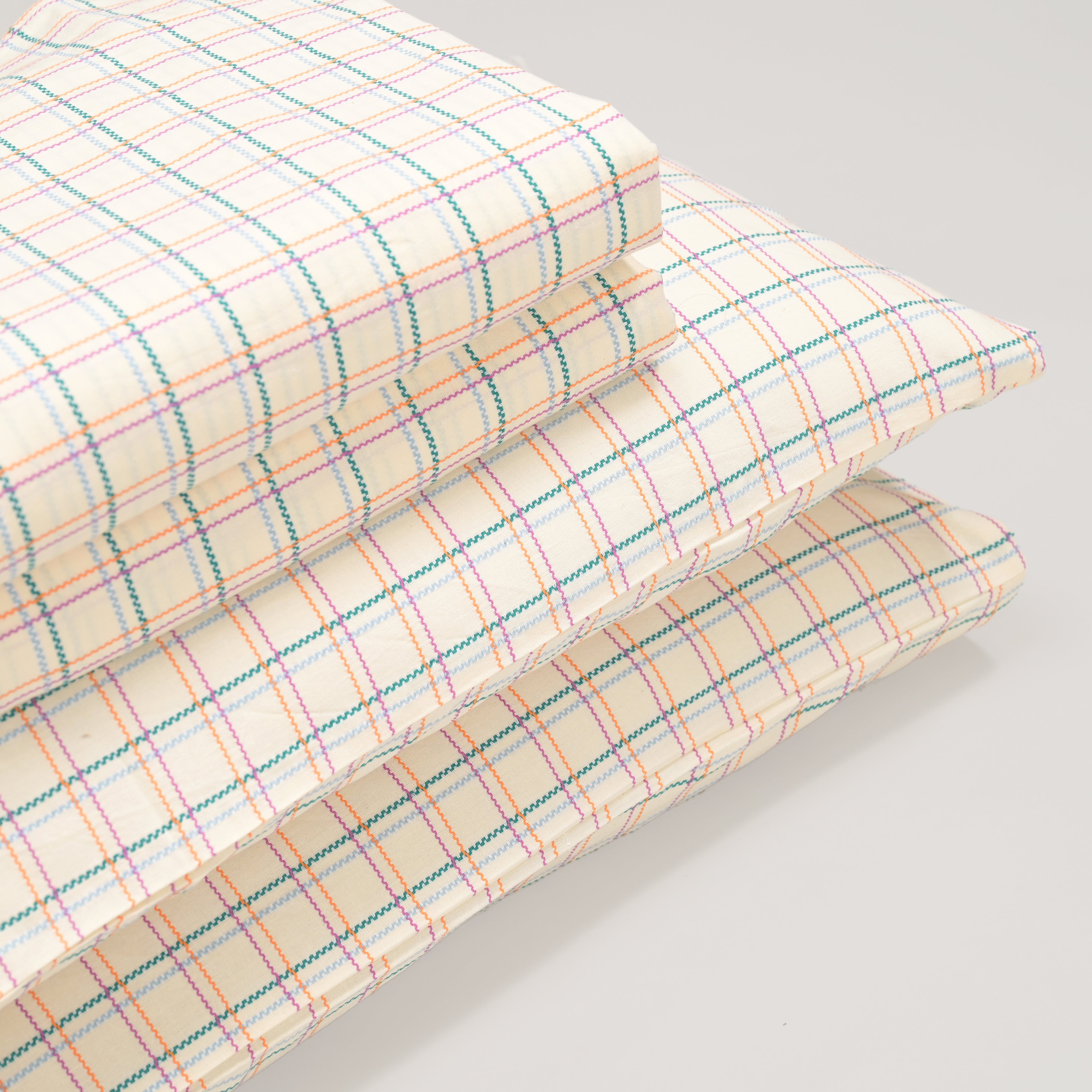 Wavy Checks Bedsheet