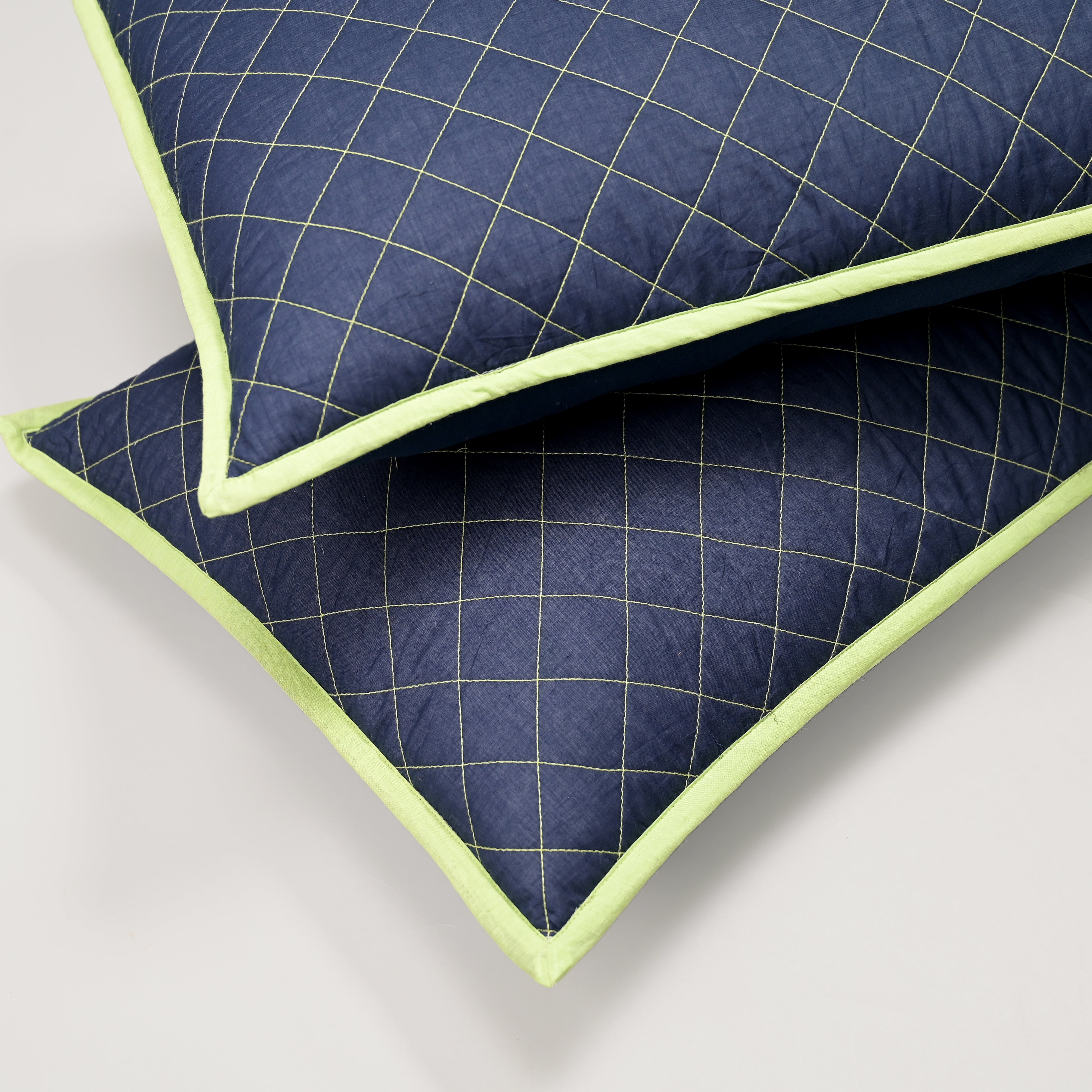 Ebony Elegance Diamond Quilt Set