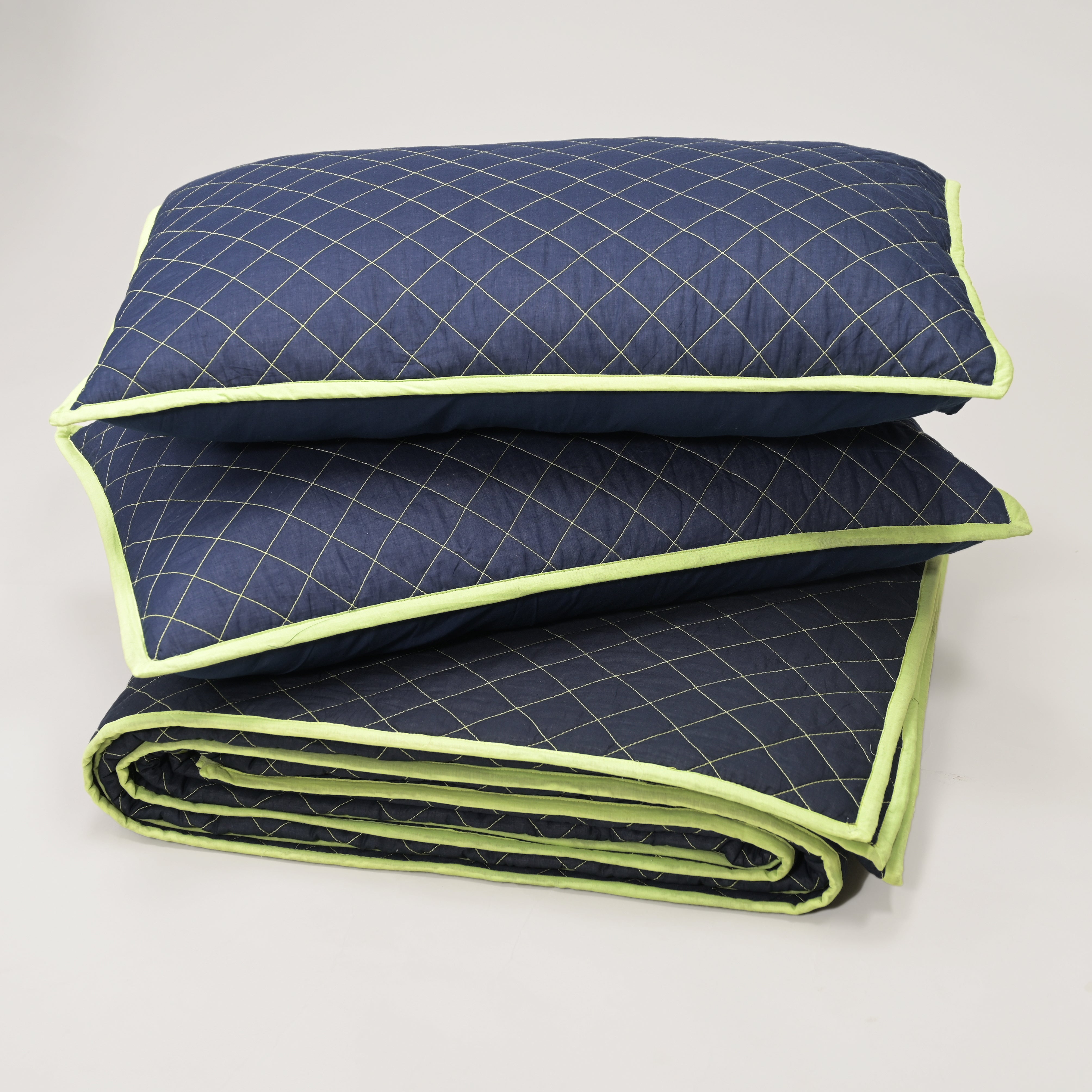 Ebony Elegance Diamond Quilt Set