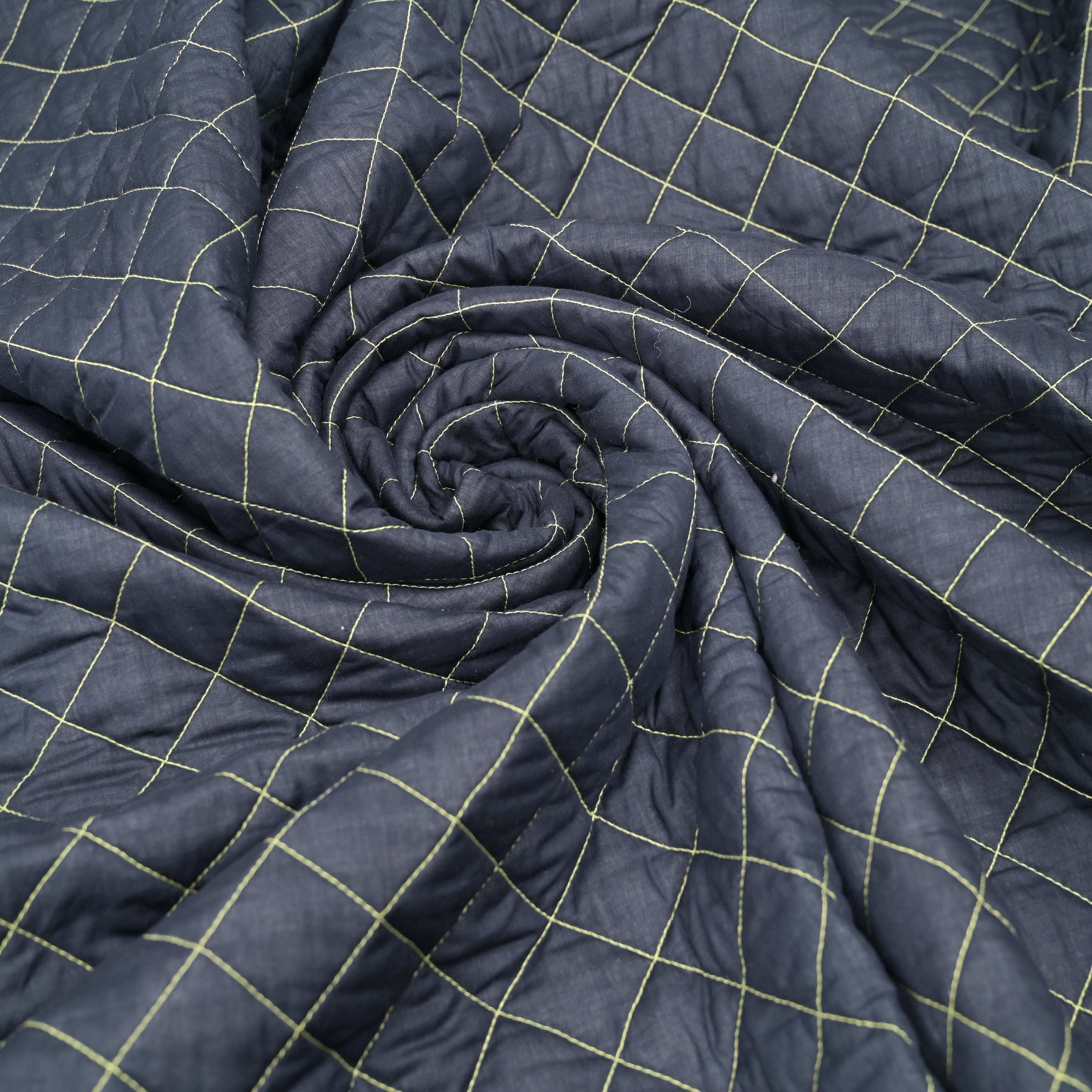 Ebony Elegance Diamond Quilt Set