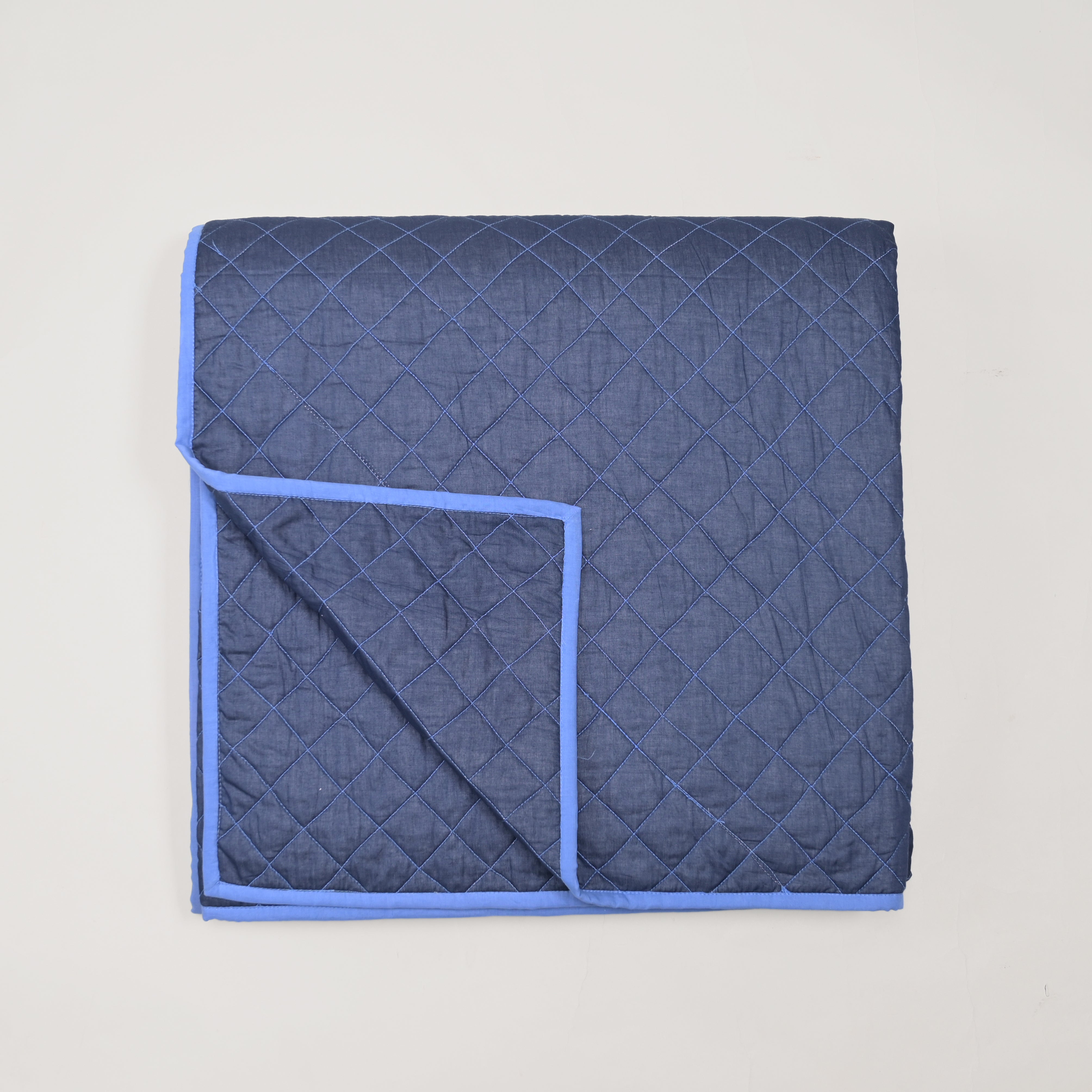 Ebony Elegance Diamond Quilt Set