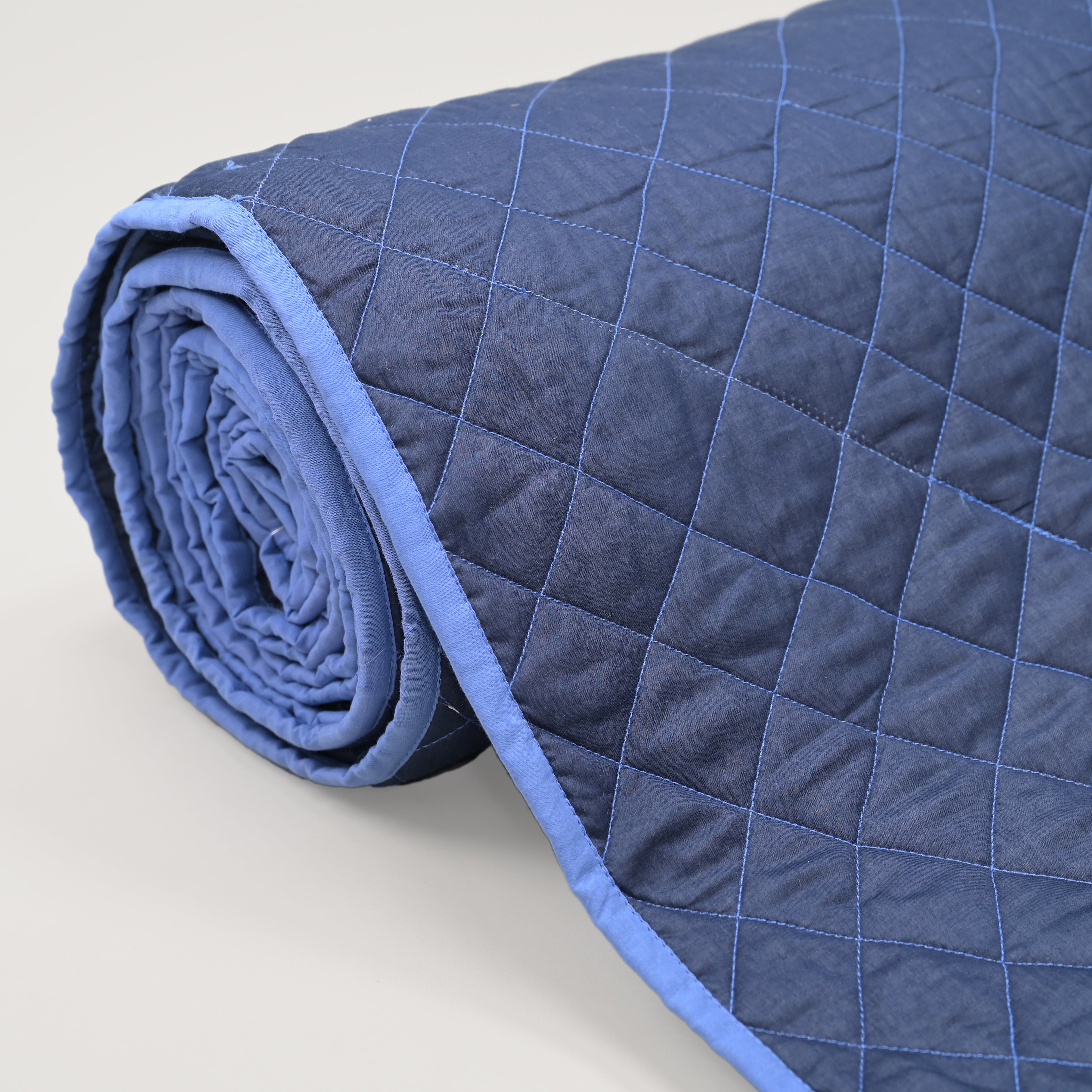 Ebony Elegance Diamond Quilt Set
