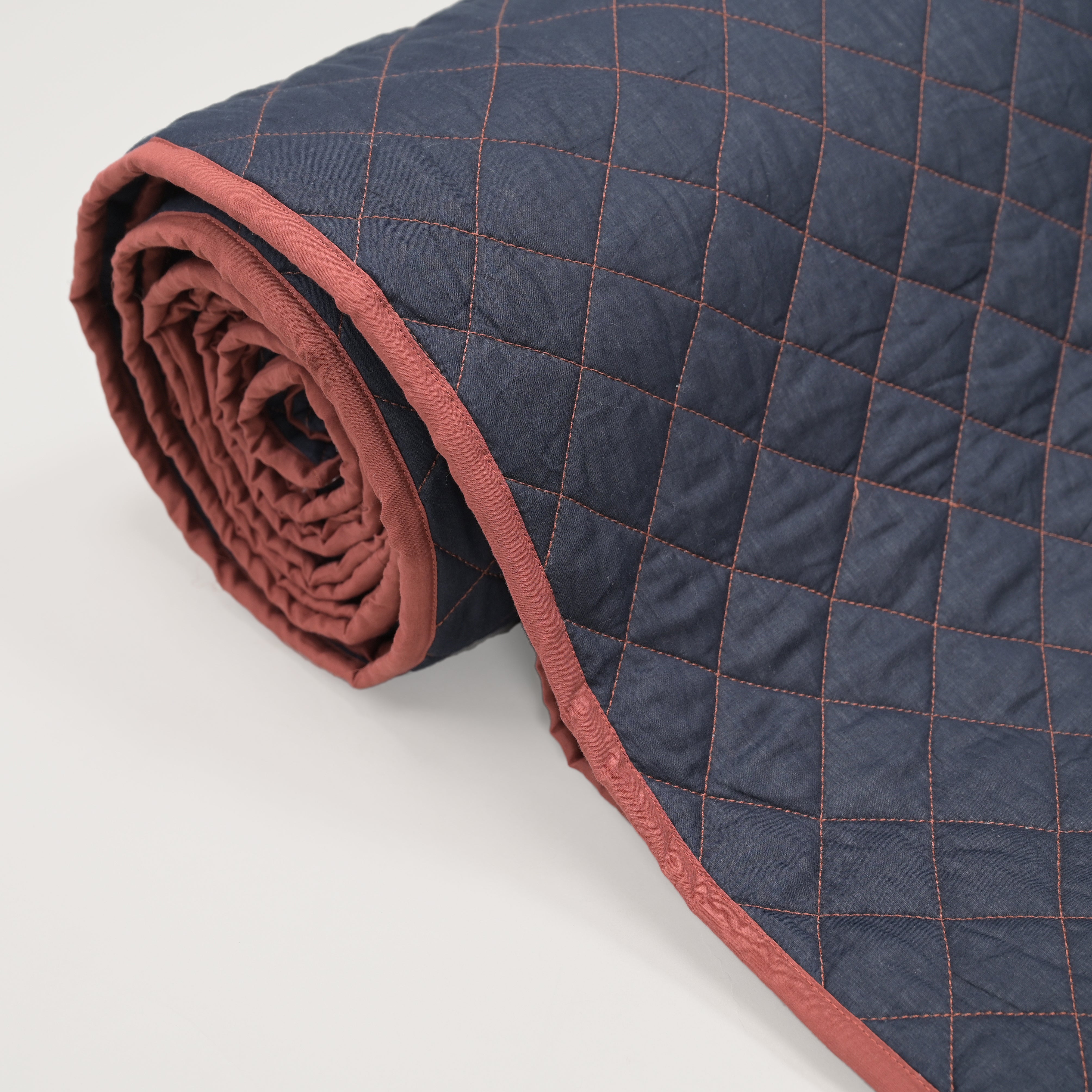 Ebony Elegance Diamond Quilt Set