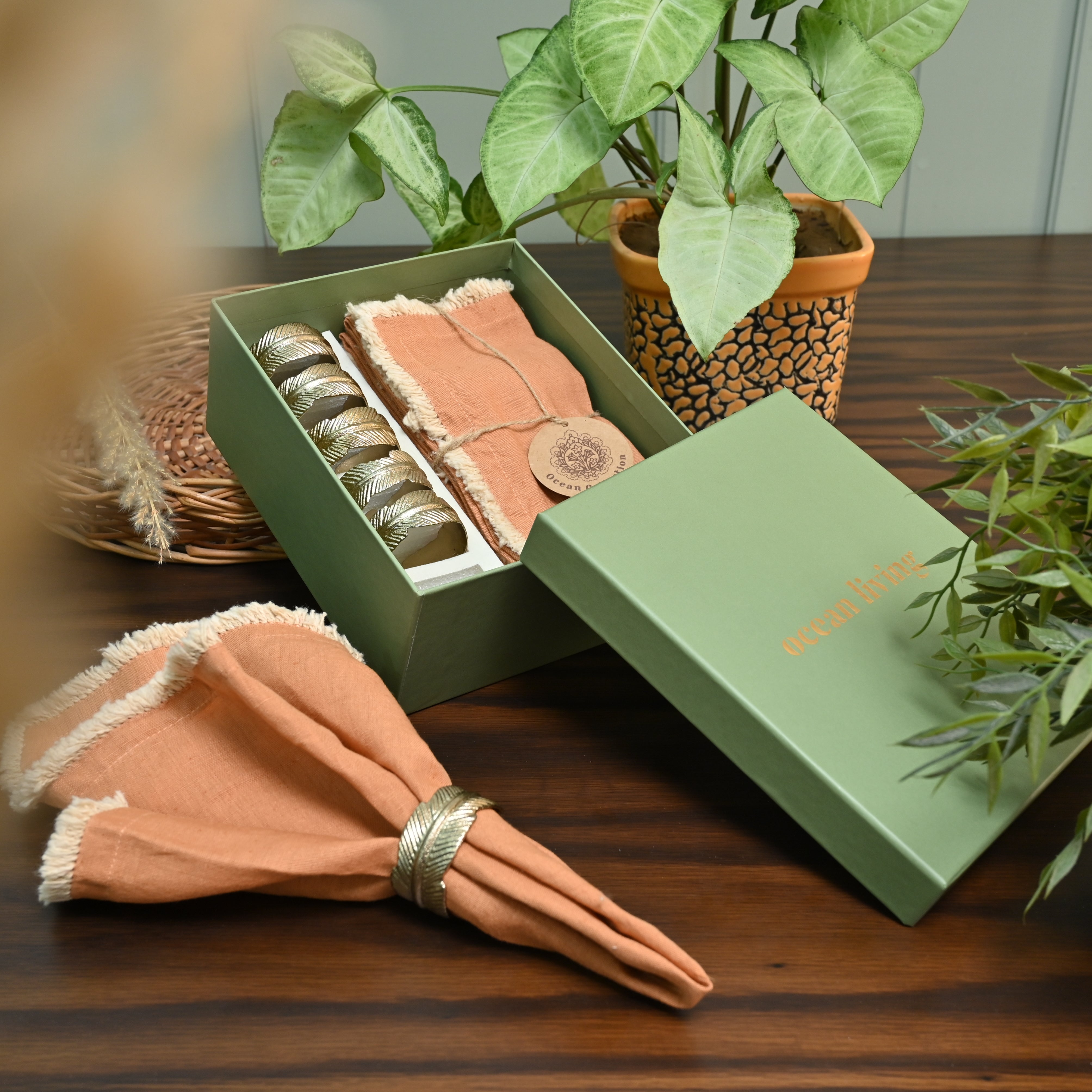 Linen Napkins with rings Gift Set
