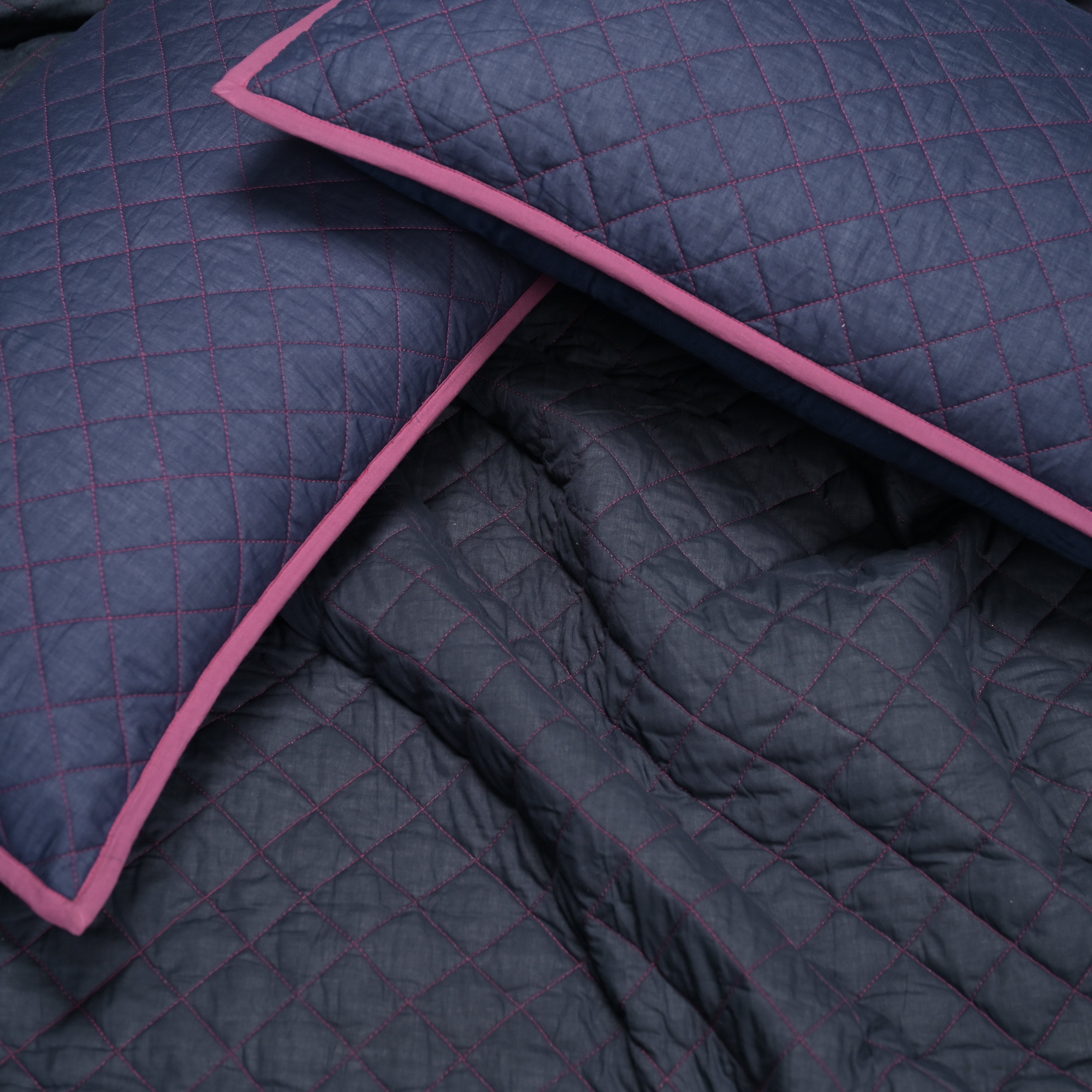 Ebony Elegance Diamond Quilt Set