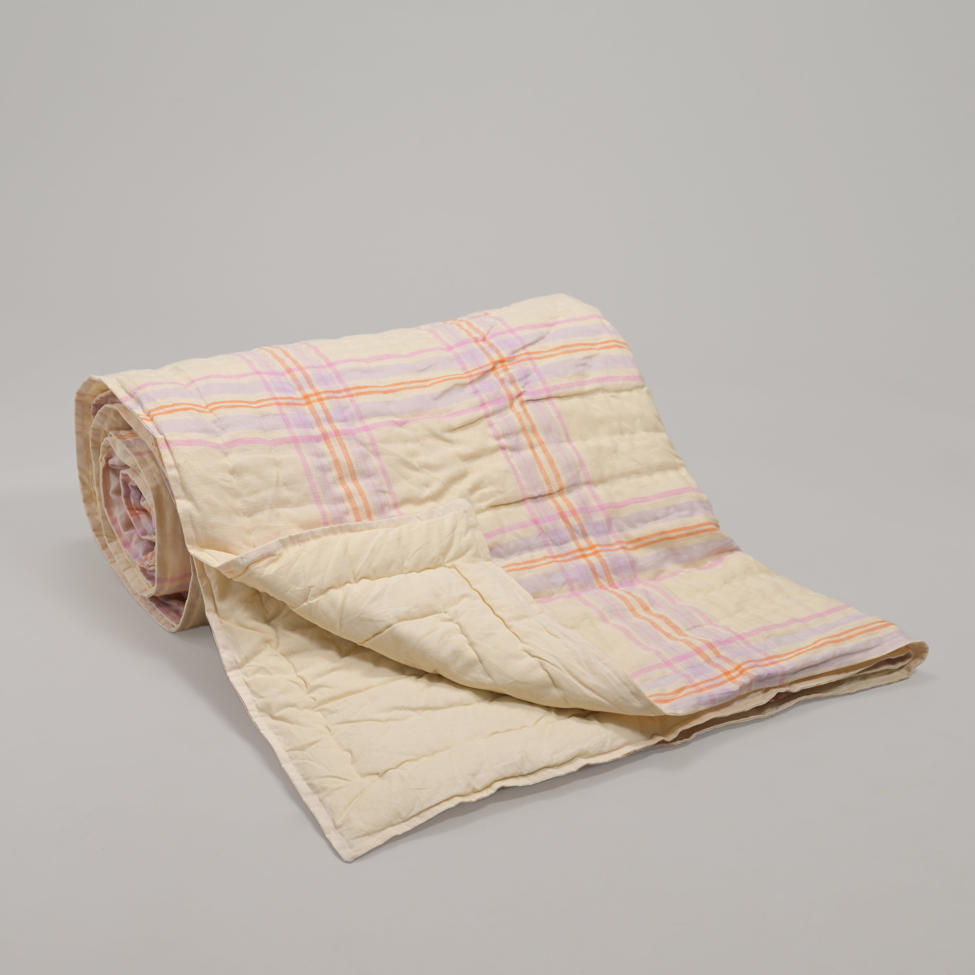 Pink Harmony Checkered Linen Quilt