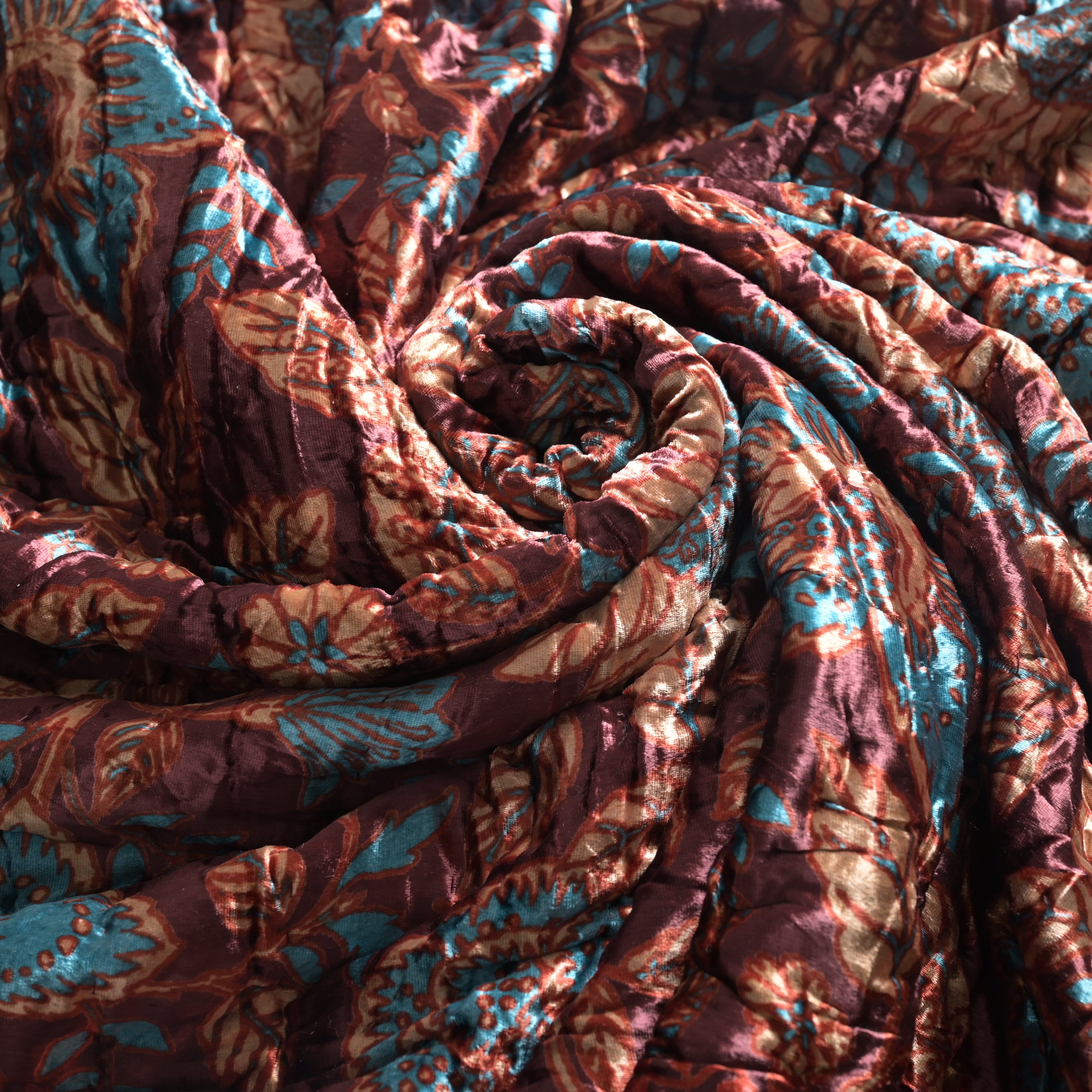 Winter Floral Velvet Bliss Quilt