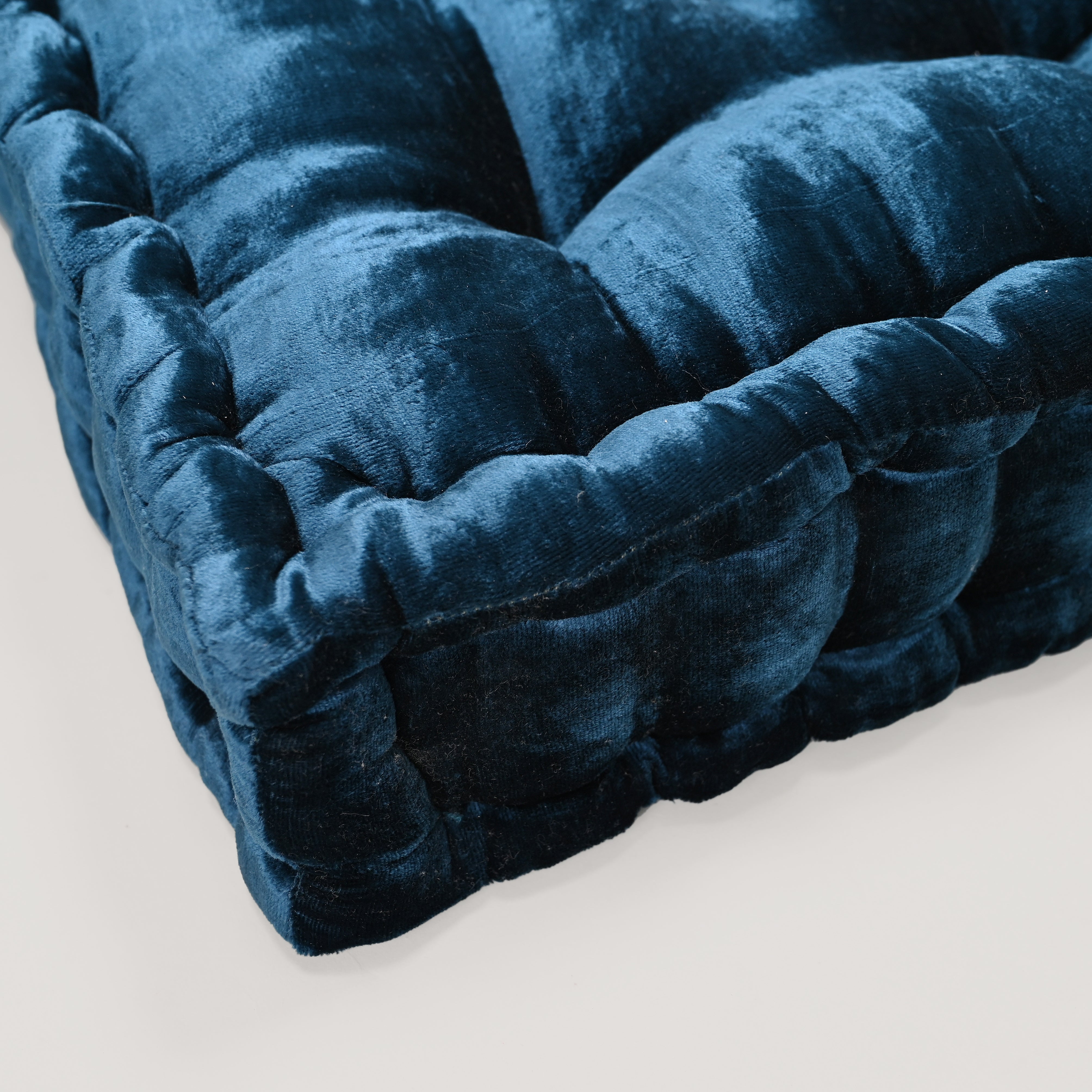 Steel Area Floor Pouf