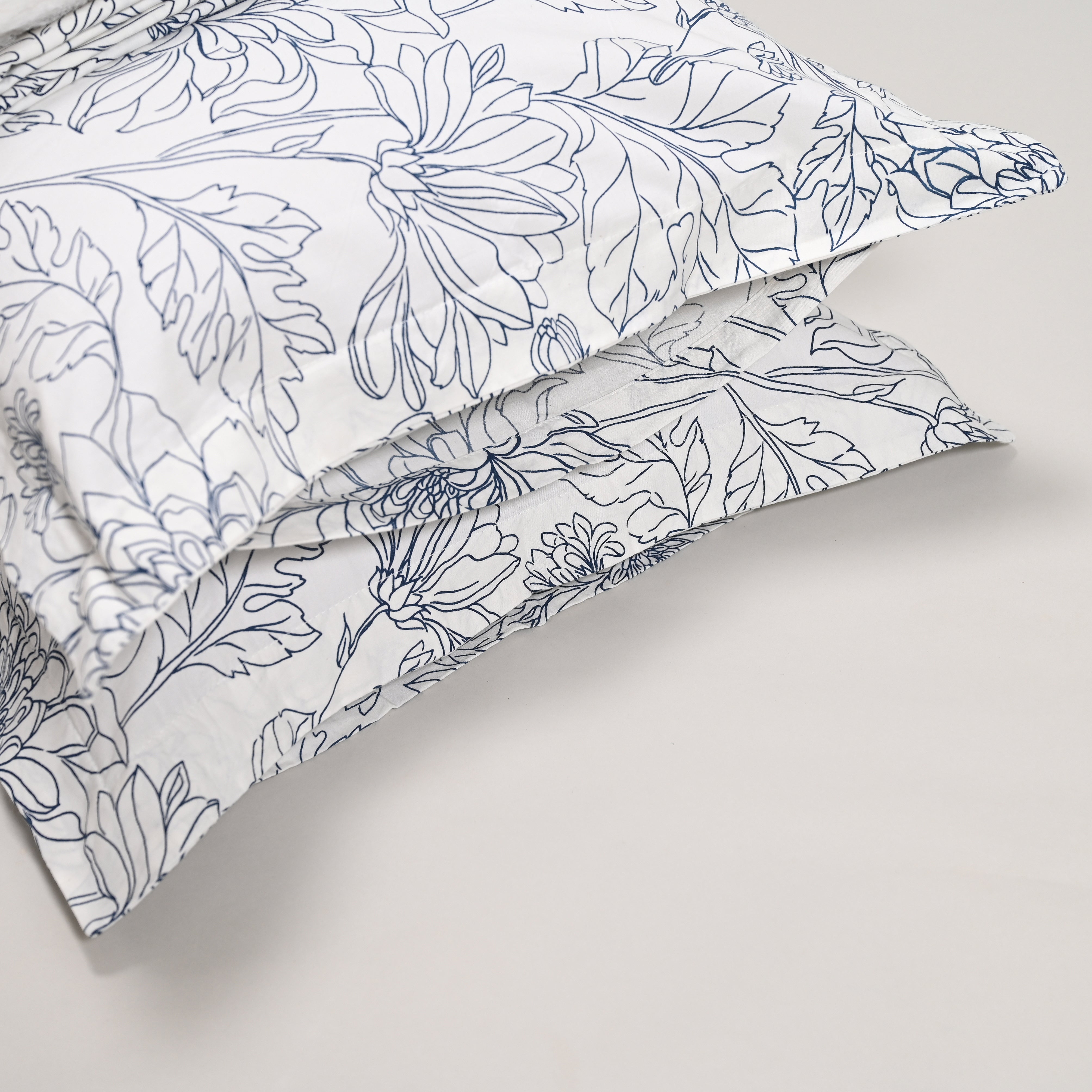 Regal Delia Dreams 300 TC Luxury Cotton Sheets – Premium Printed Bedding Set