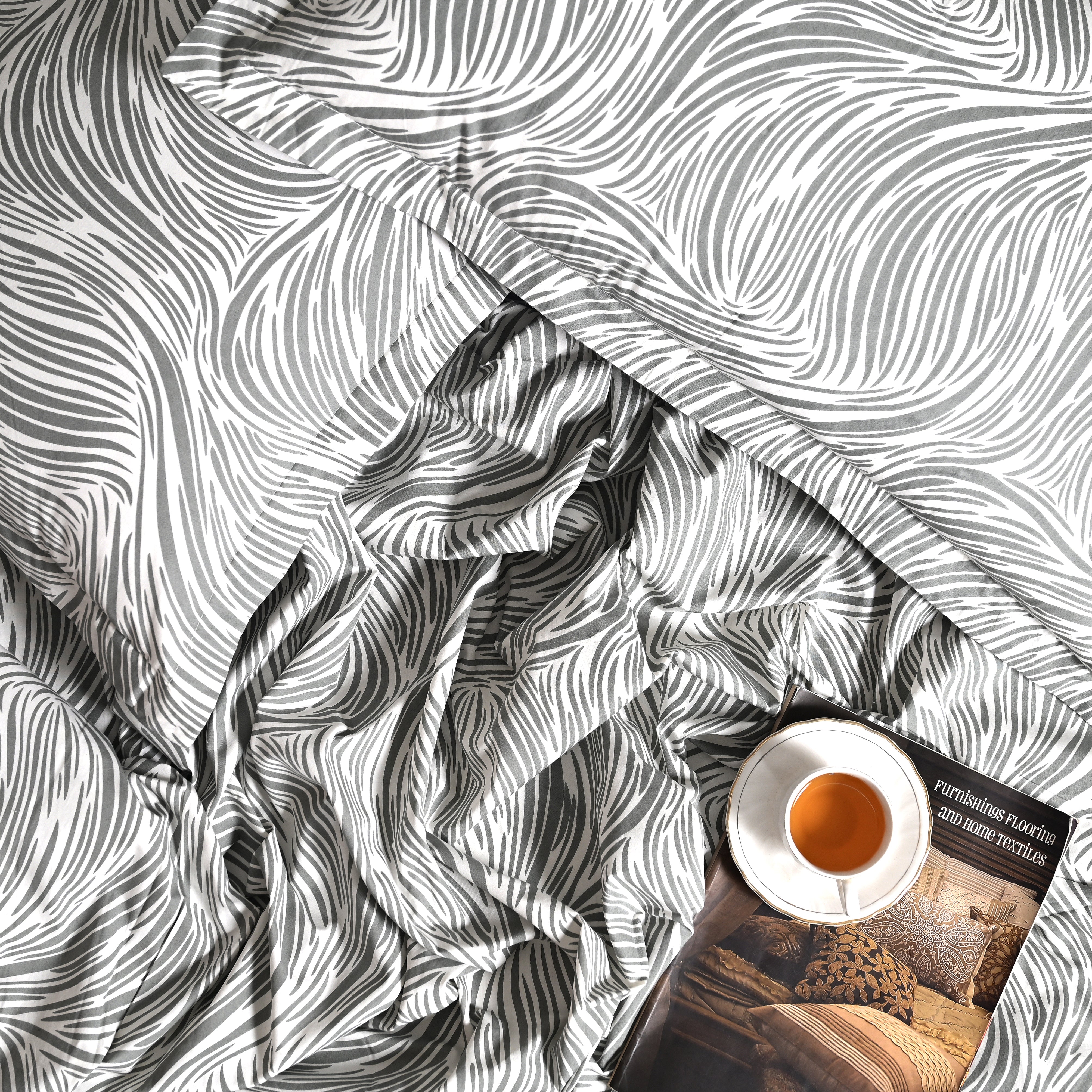 Regal Tidal Harmony 300 TC Luxury Cotton Sheets – Premium Printed Bedding Set