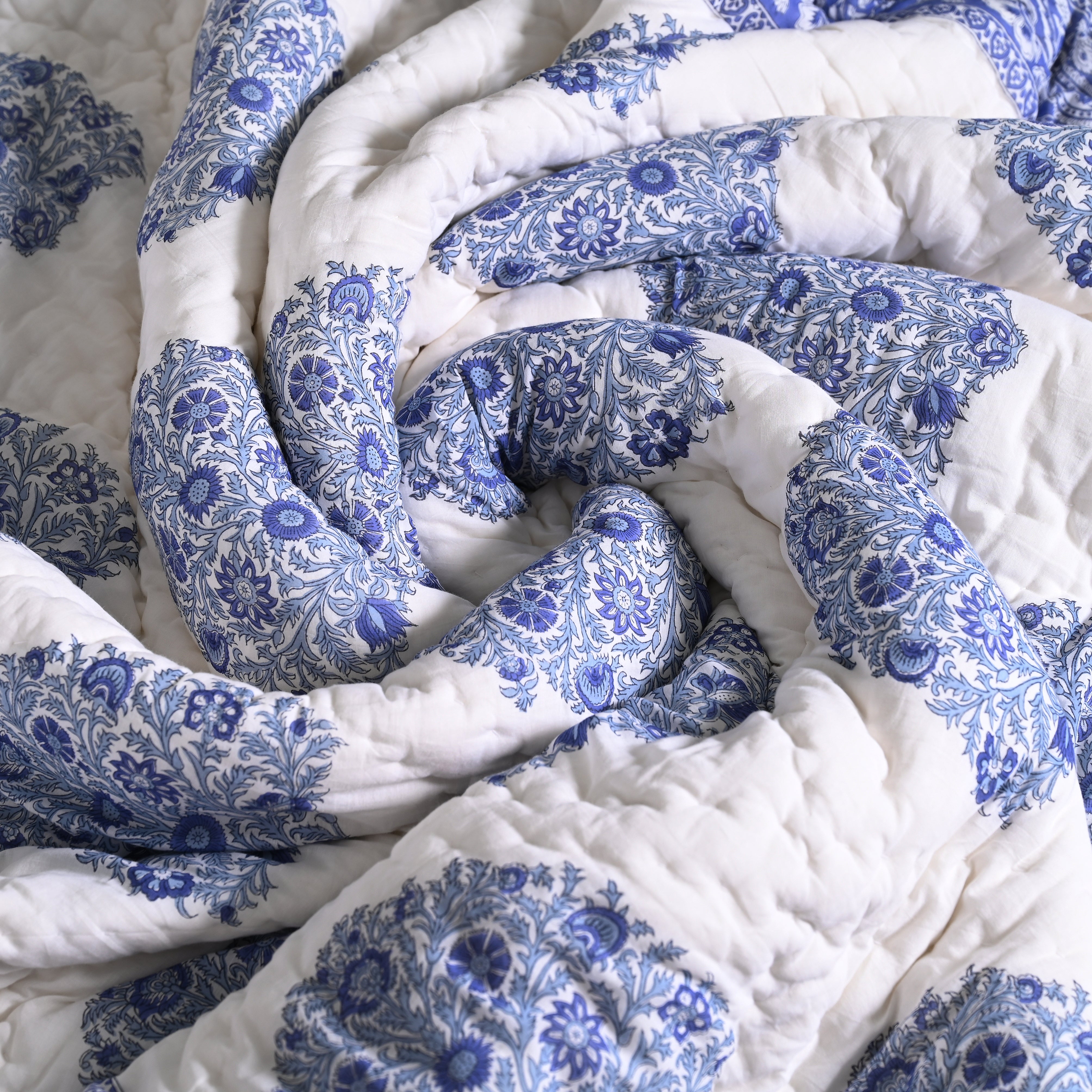 Rajmudra Premium Jaipur Reversible Quilt with pillow (2 & 3 Pc set)