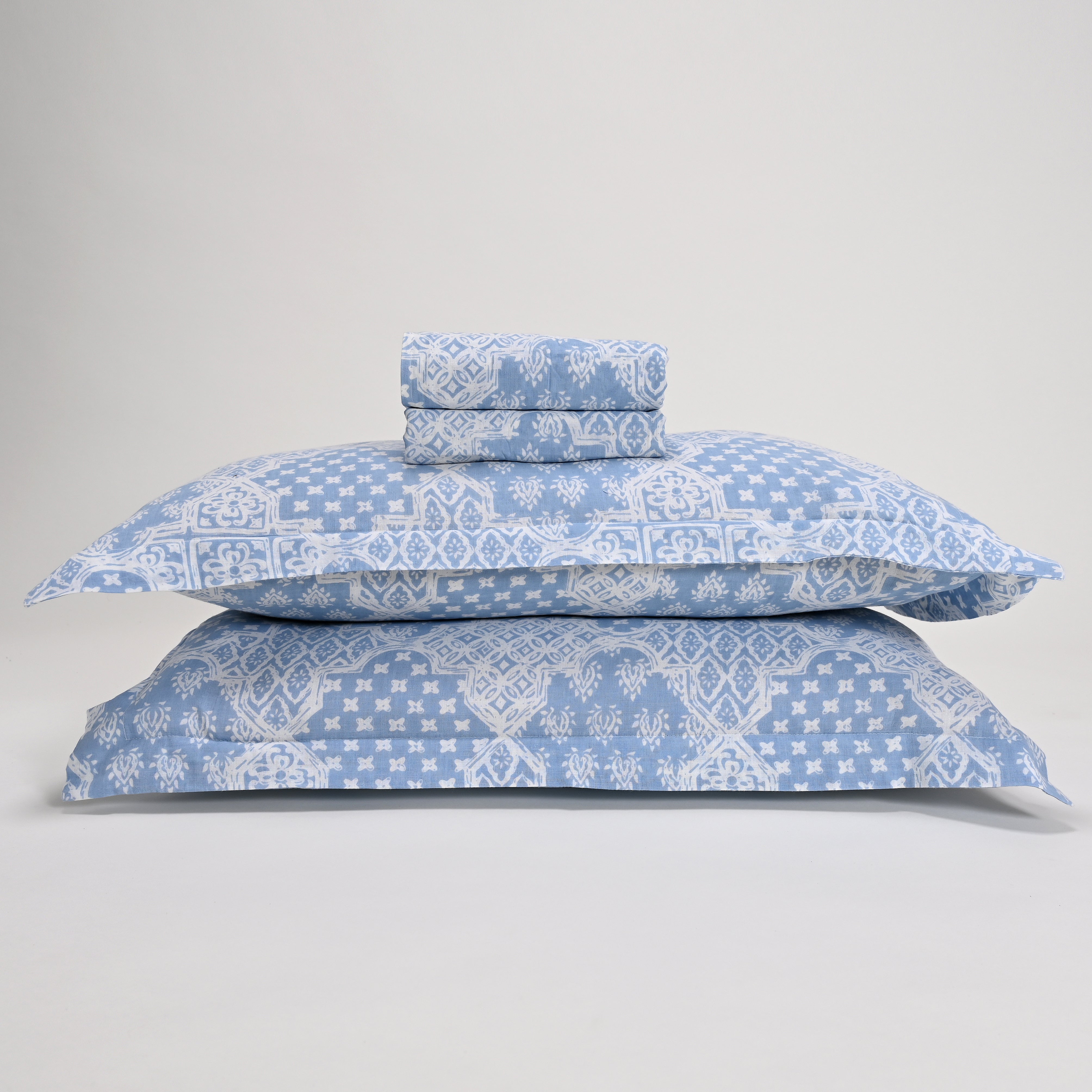 Moroccan Blue Printed Bed Sheet with set of 2 shams