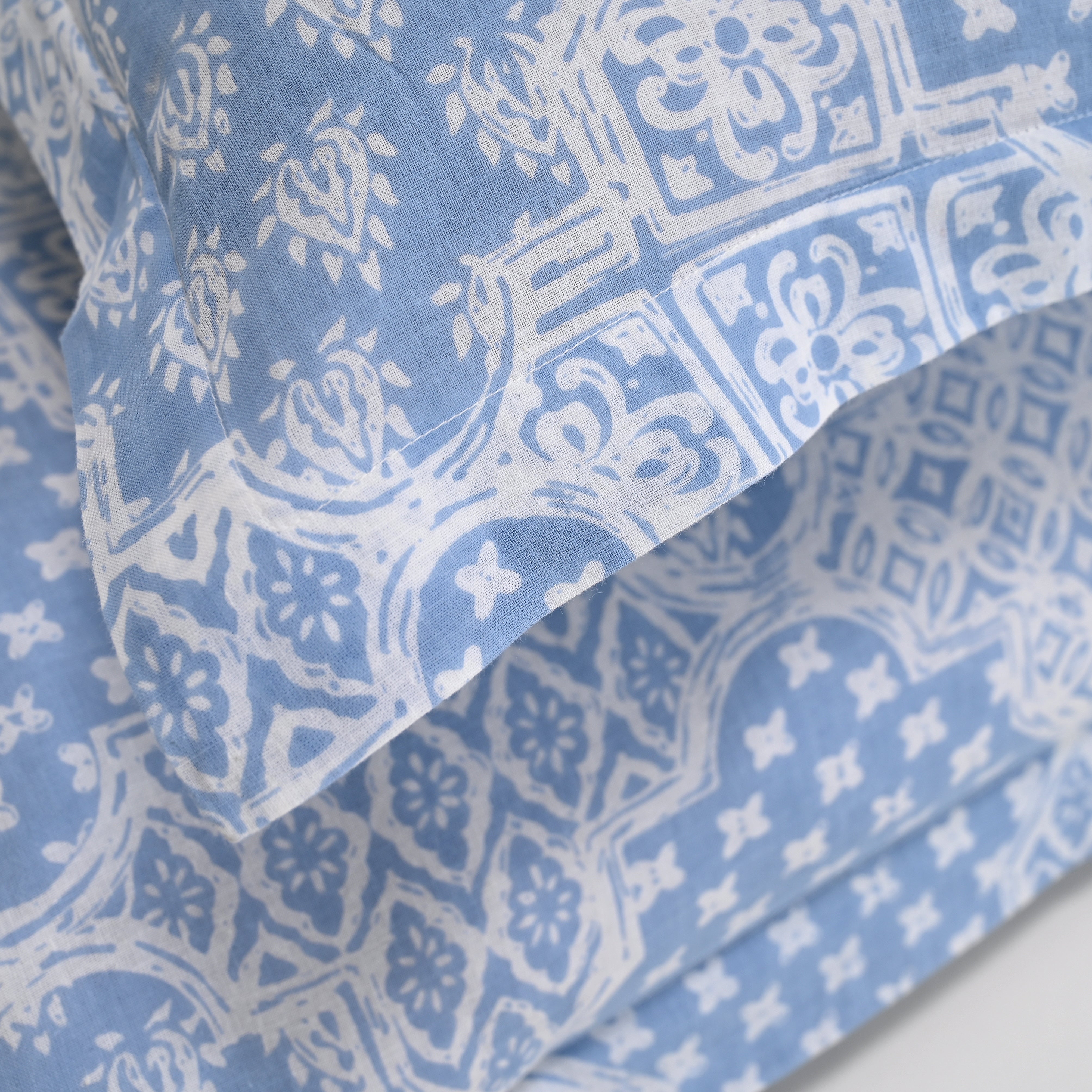 Moroccan Blue Printed Bed Sheet with set of 2 shams