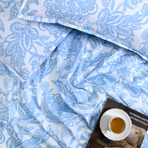 Aesthetic Bedding Box Set: Sheets, Scented Candle & Coaster | Perfect Gift