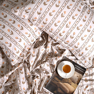Aesthetic Bedding Box Set: Sheets, Scented Candle & Coaster | Perfect Gift