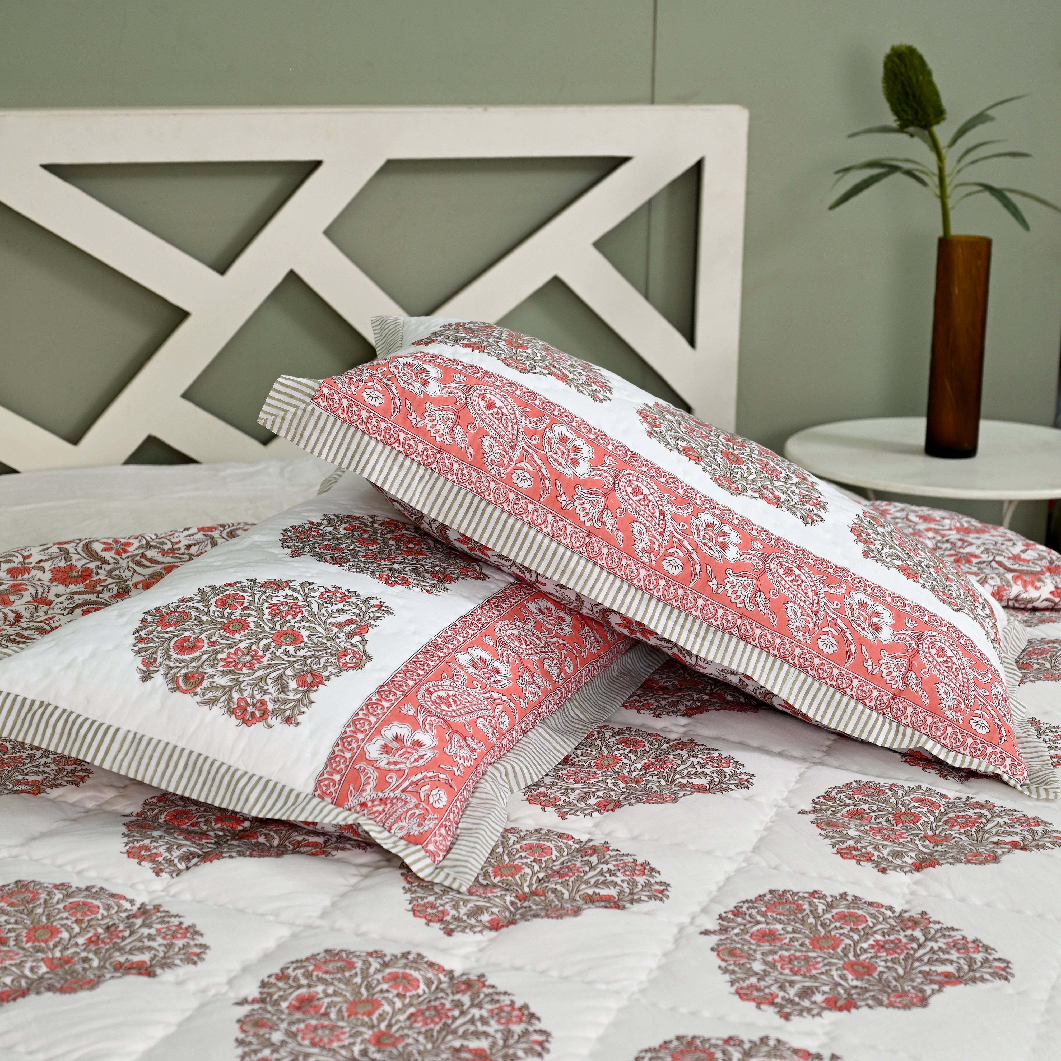 Rajmudra Premium Quilt with Pillow 3 Pc Set